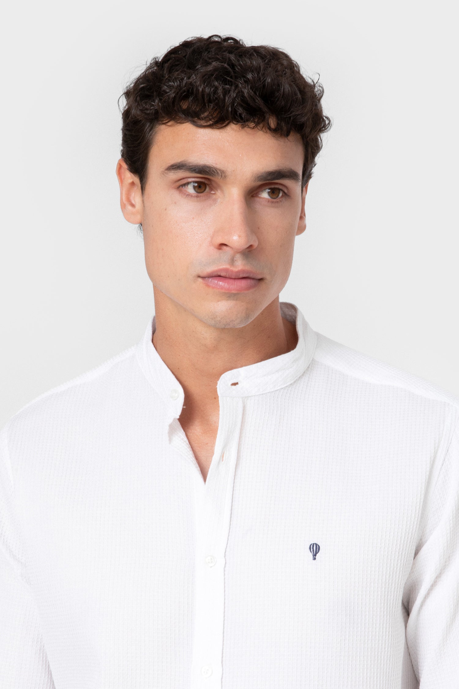 CAMISA CUADRILLÉ BLANCA CUELLO MAO