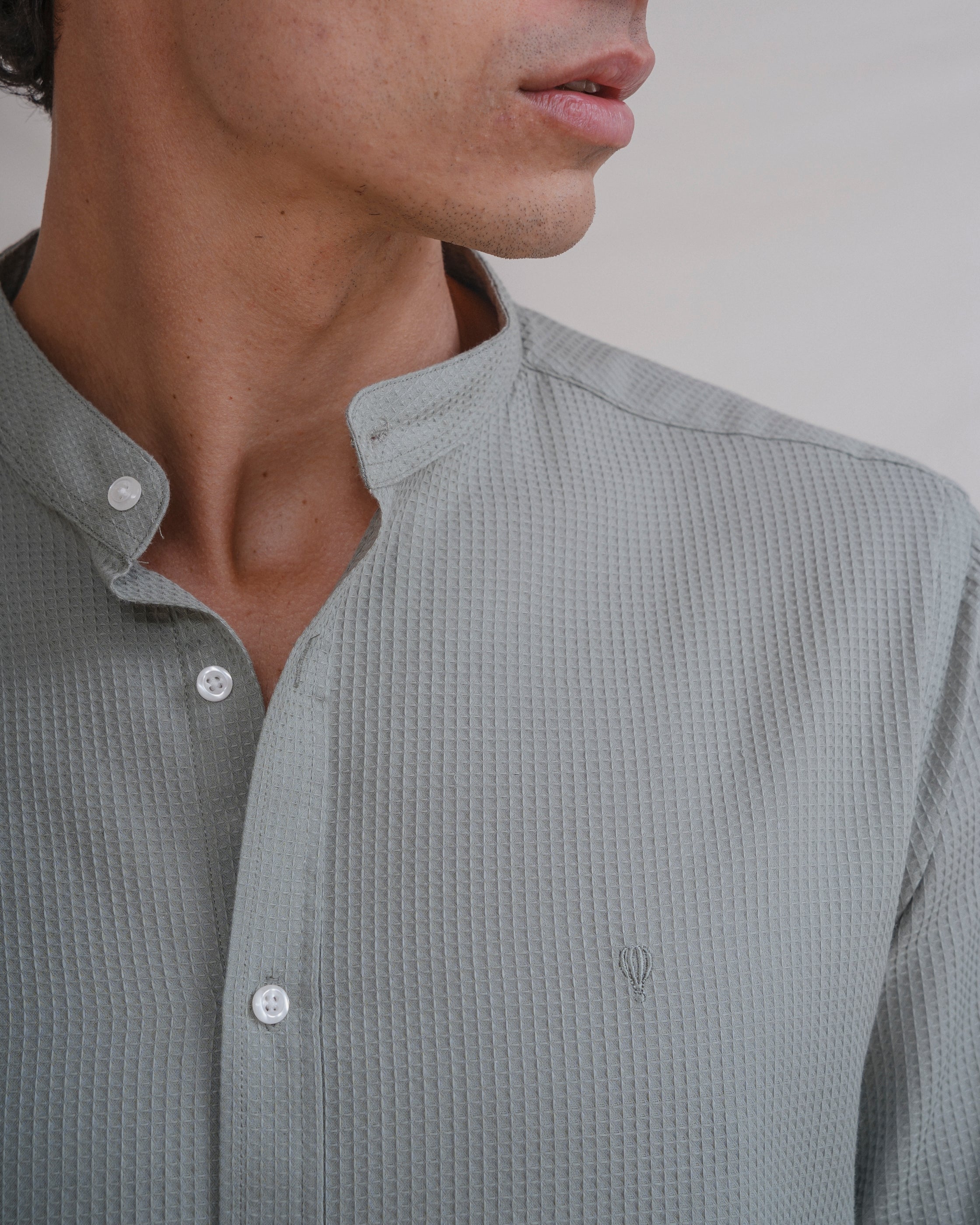 CAMISA CUADRILLÉ VERDE CUELLO MAO