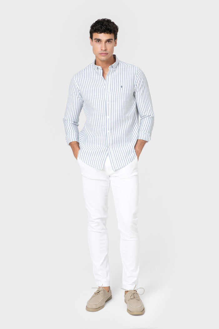 CAMISA COM RISCAS AZUIS CLARAS