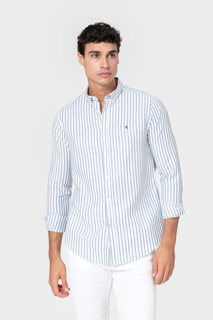 CAMISA COM RISCAS AZUIS CLARAS