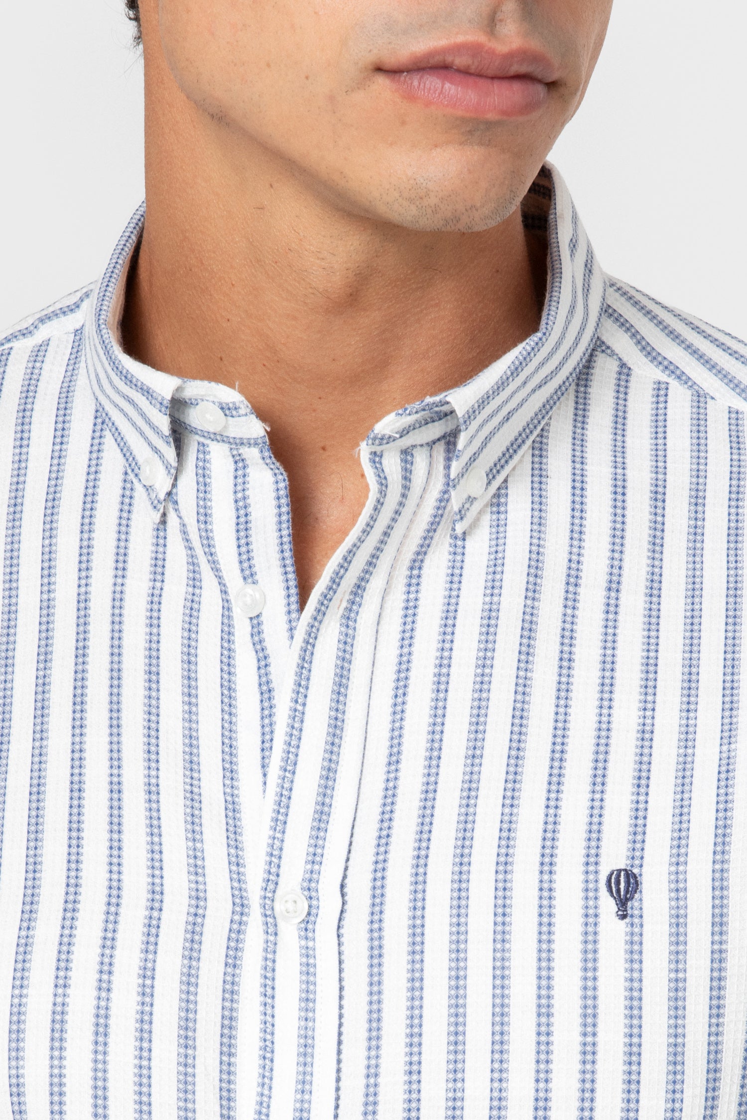 CAMISA ESTRUCTURA RAYA CELESTE