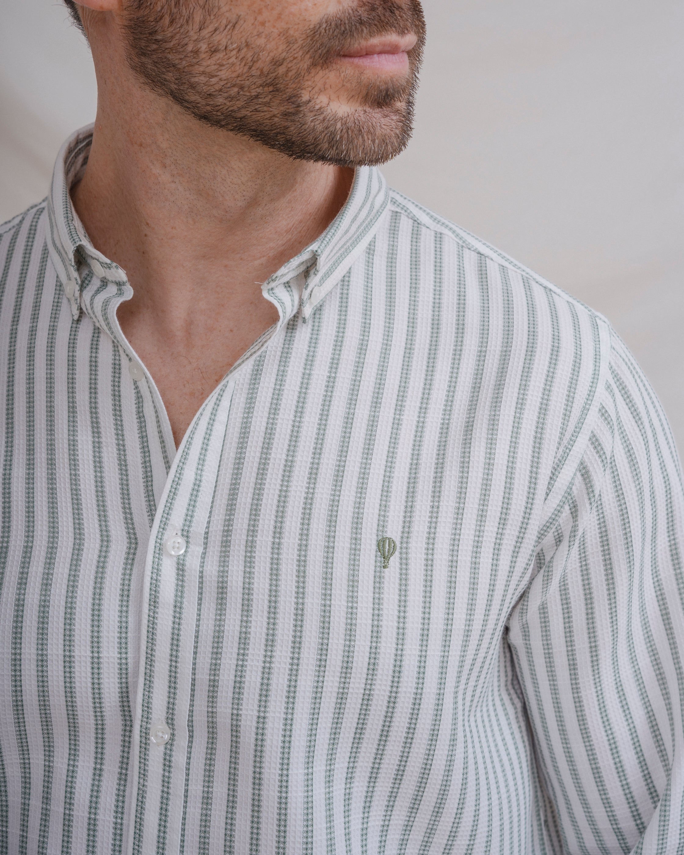 CAMISA ESTRUCTURA RAYA VERDE