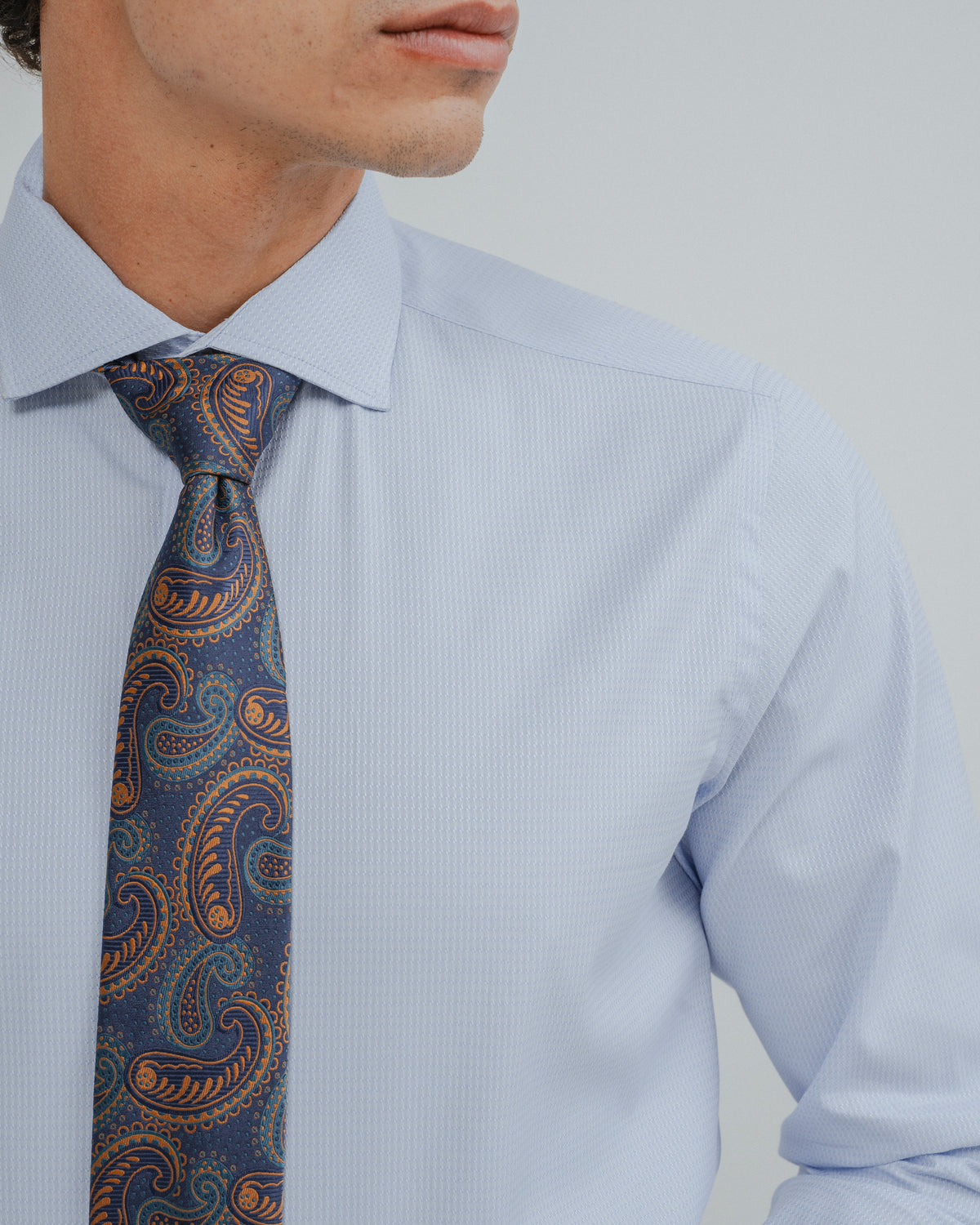 CAMISA VESTIR AZUL-CELESTE BROCADO