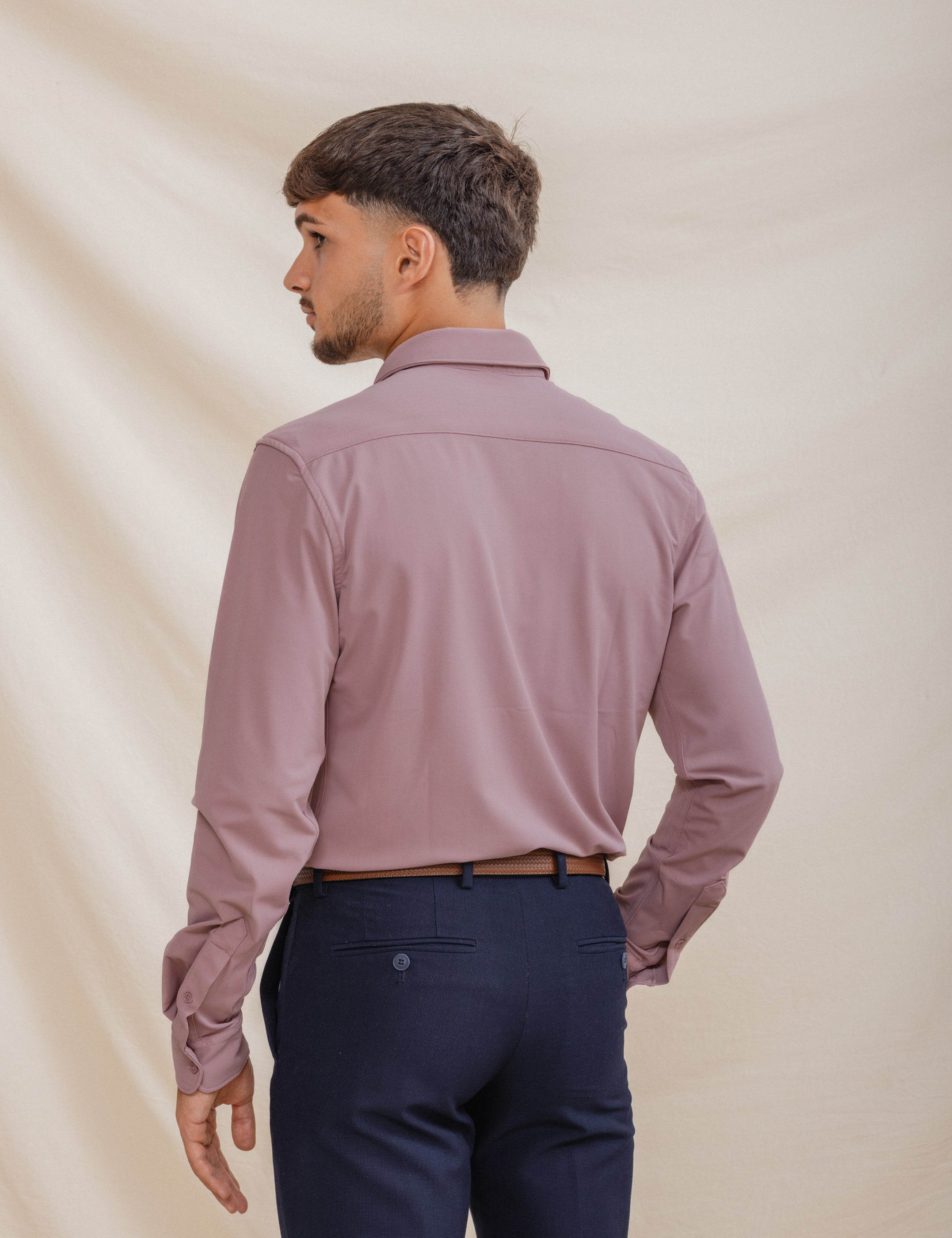 CAMISA ELÁSTICA ROSA CON VARILLA