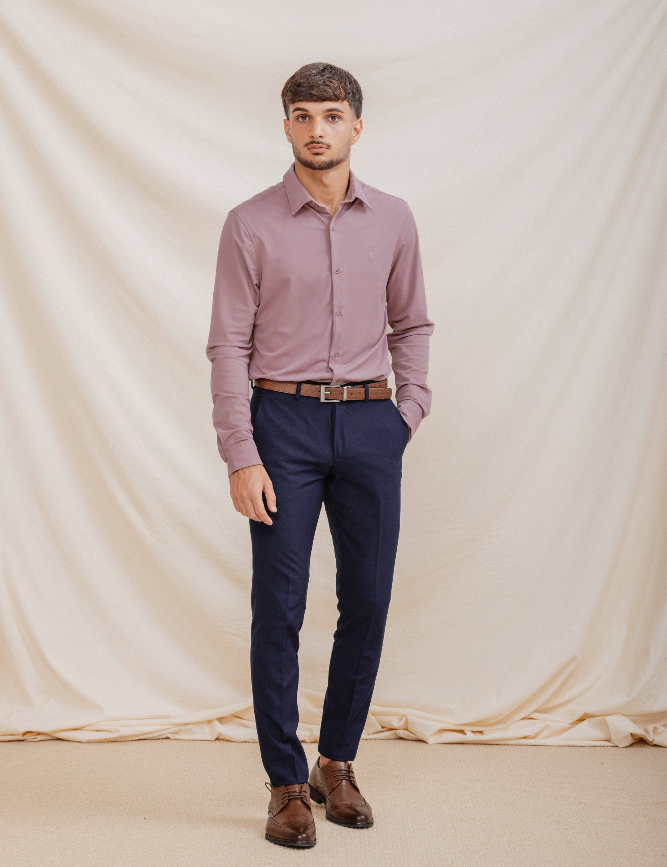 CAMISA ELÁSTICA ROSA CON VARILLA