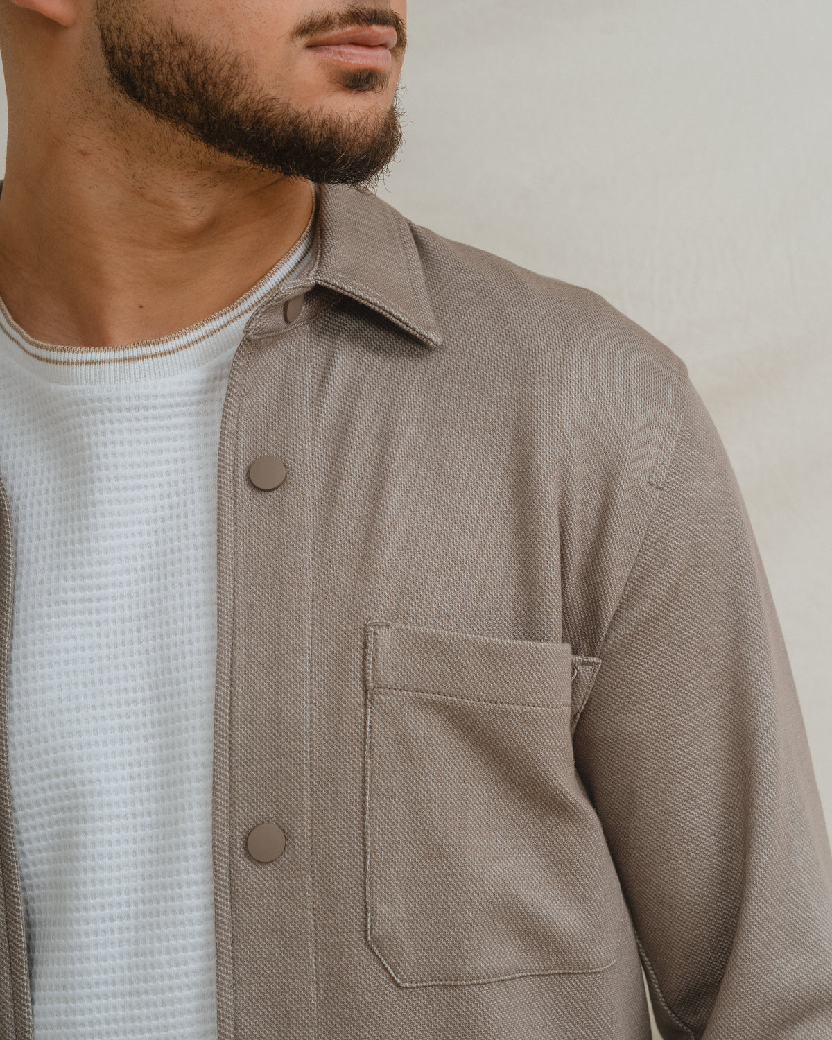 SOBRECAMISA DE MALHA BEGE