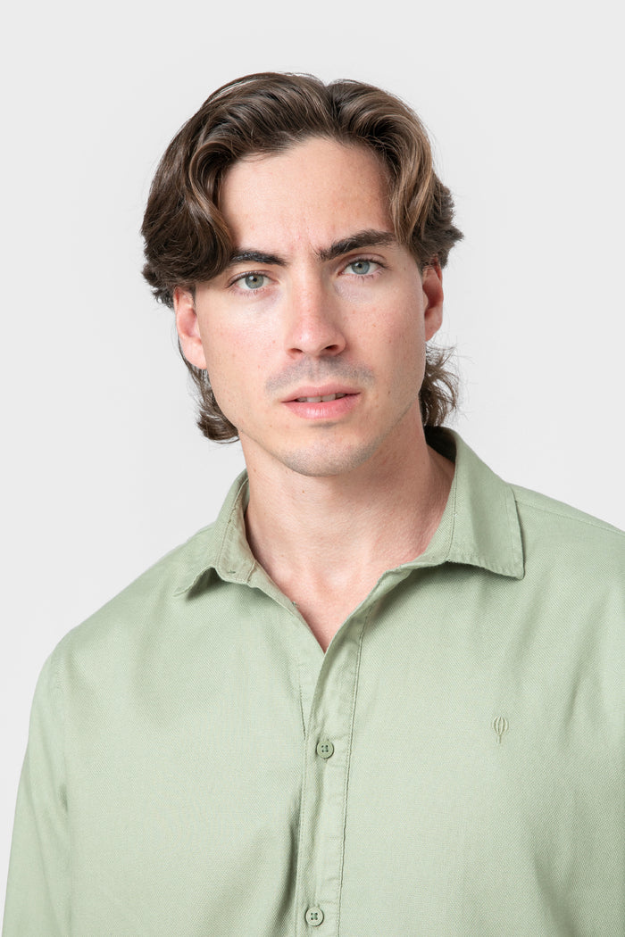 CAMISA POLERA TINTE FALSO VERDE