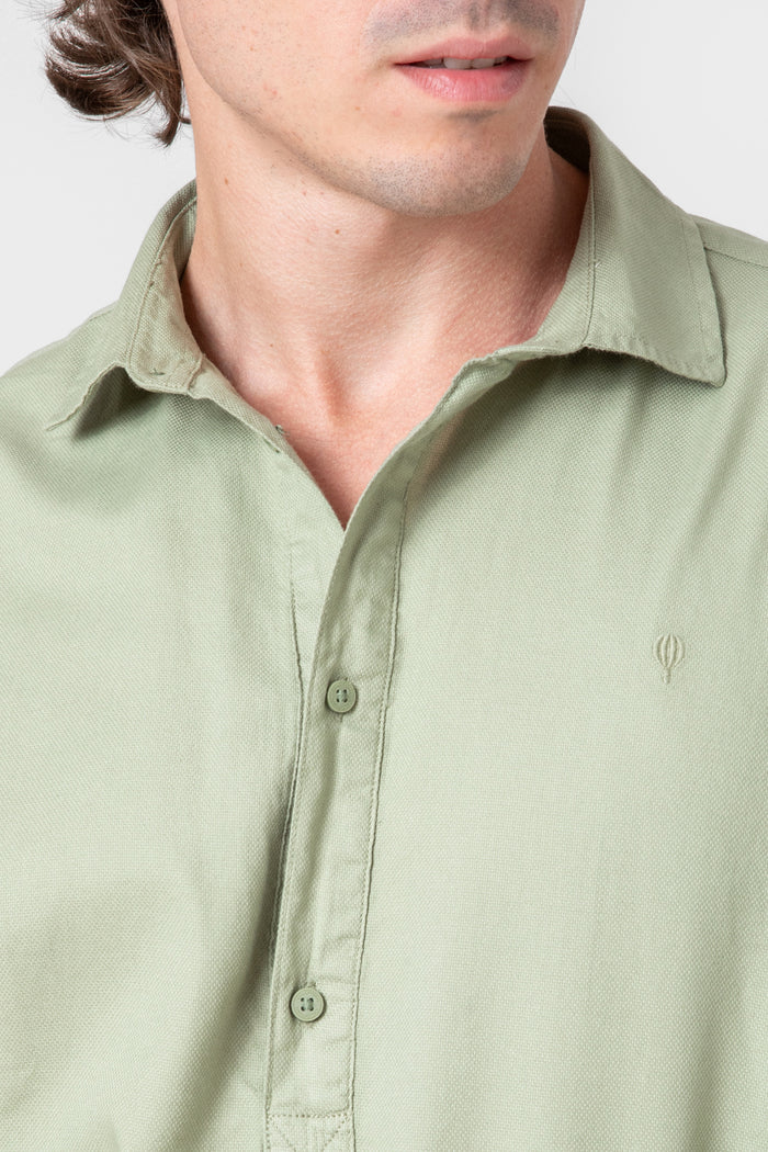 CAMISA POLERA TINTE FALSO VERDE