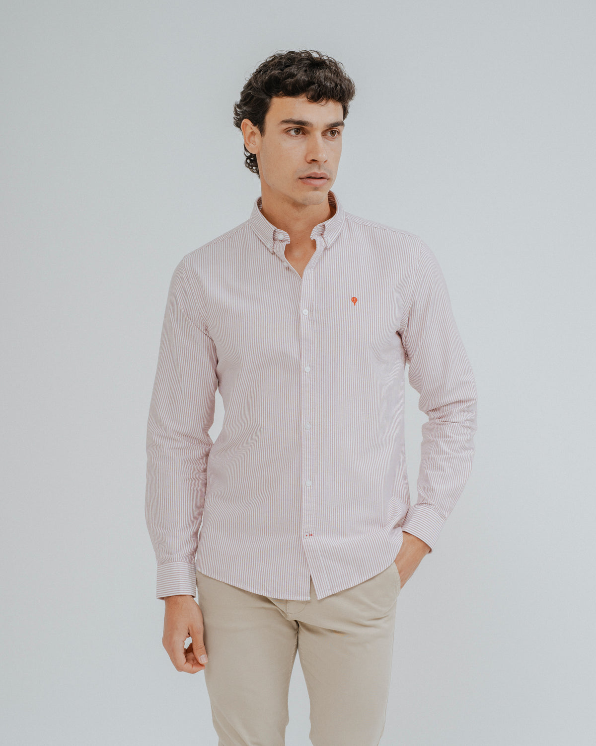 CAMISA OXFORD LISTRADA VERMELHA