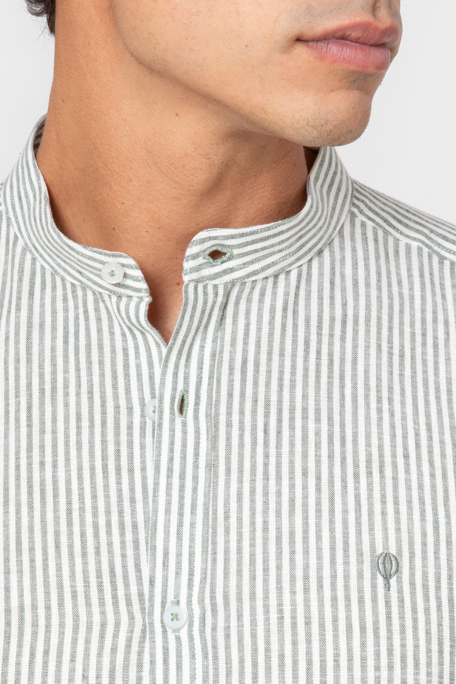 CAMISA CUELLO MAO LINO RAYA VERDE