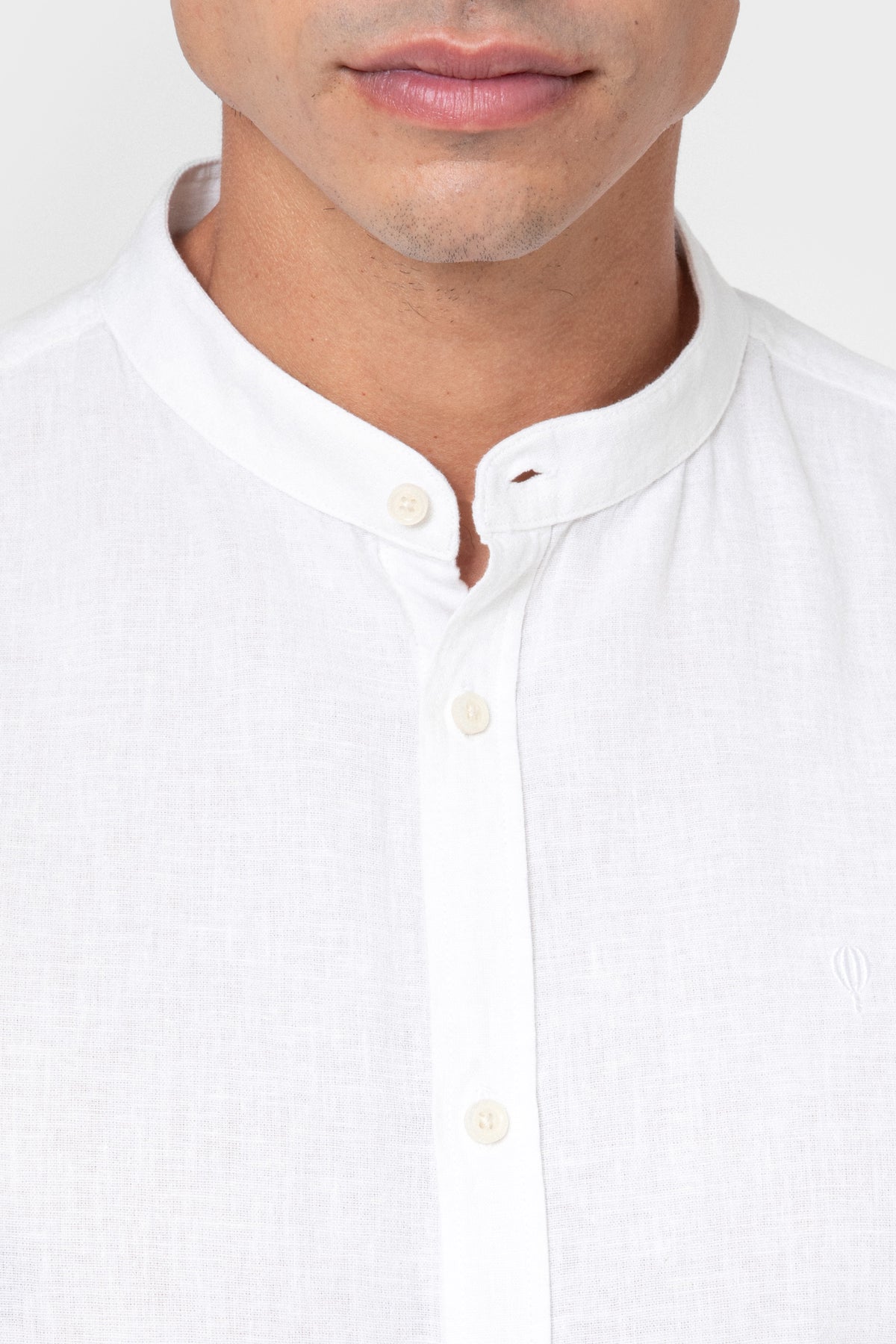 CAMISA LINHO BRANCA GOLA MAO