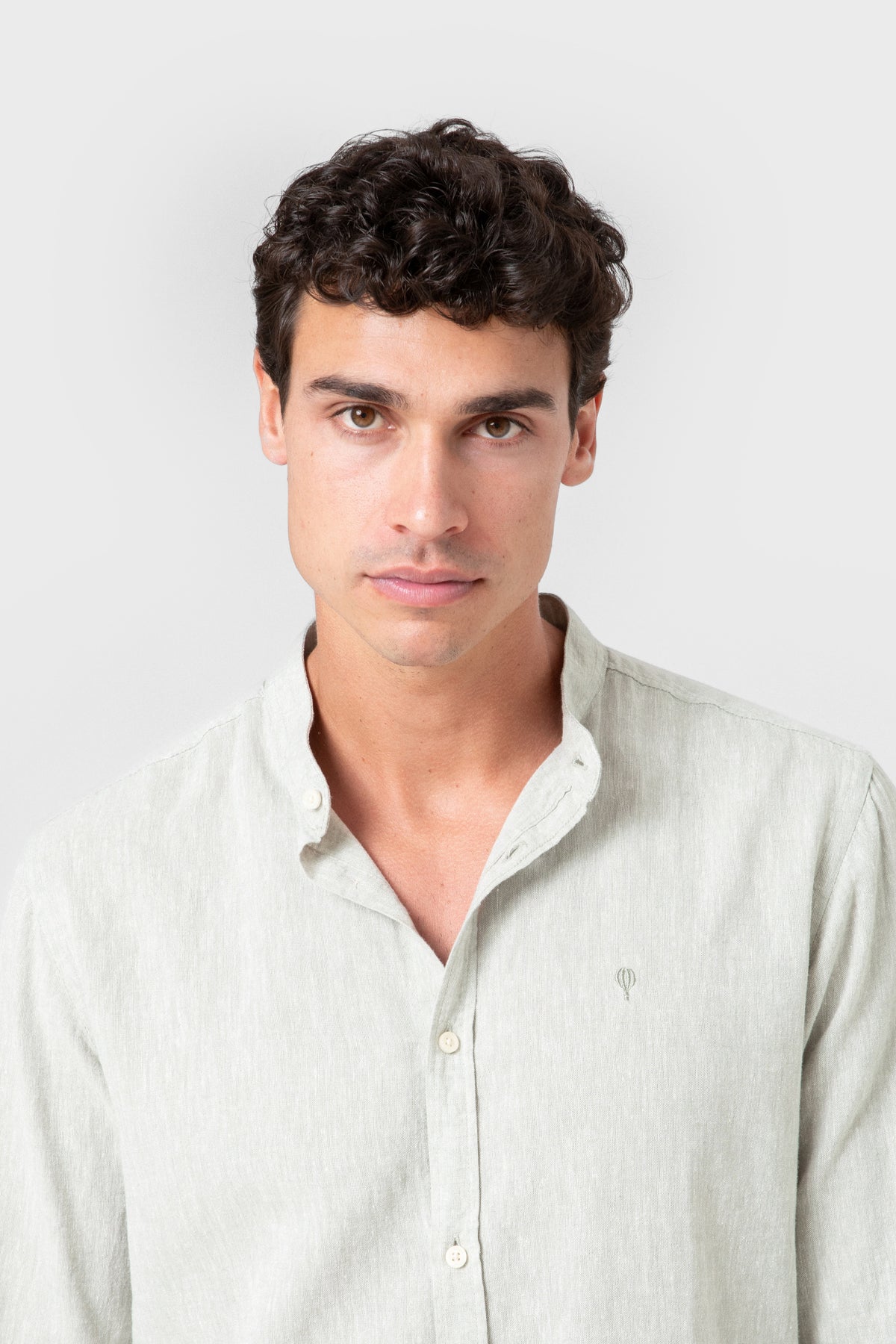 CAMISA DE LINHO VERDE GOLA MAO
