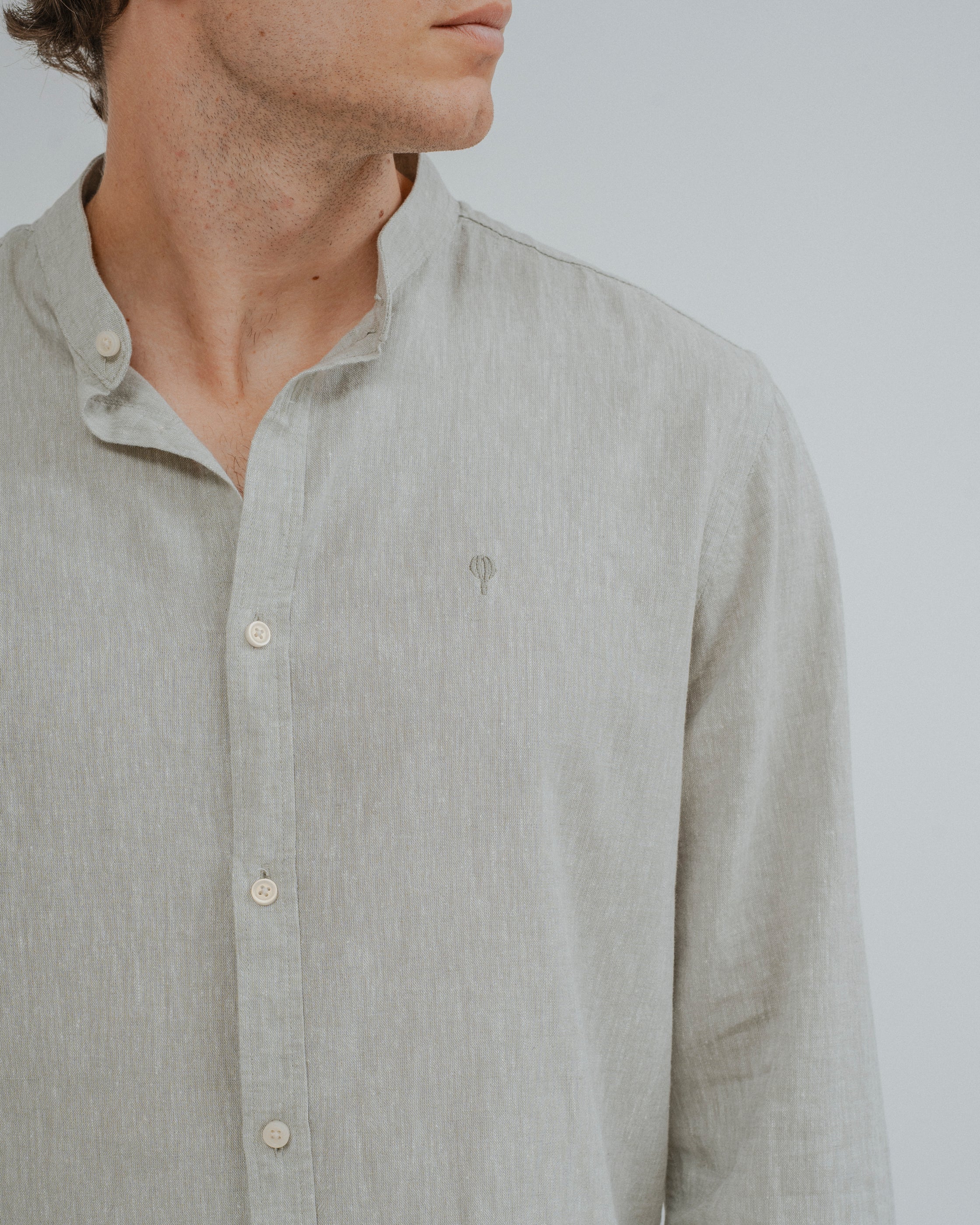 CAMISA LINO VERDE CUELLO MAO