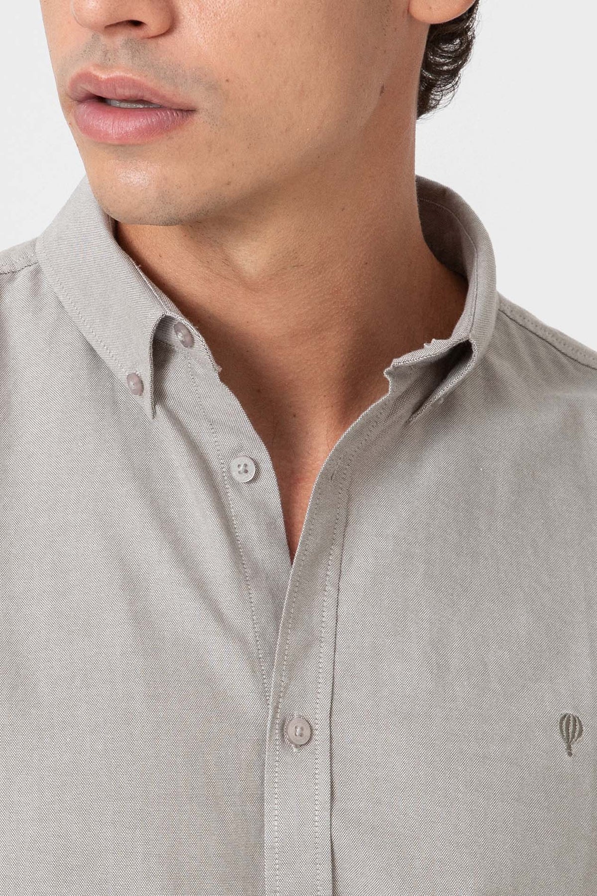 CAMISA OXFORD BEIGE GRISACEO