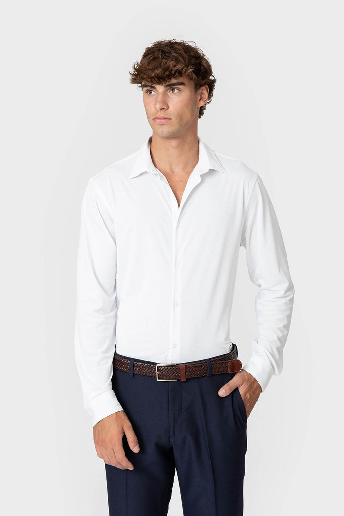 CAMISA ELÁSTICA BLANCA CON VARILLA