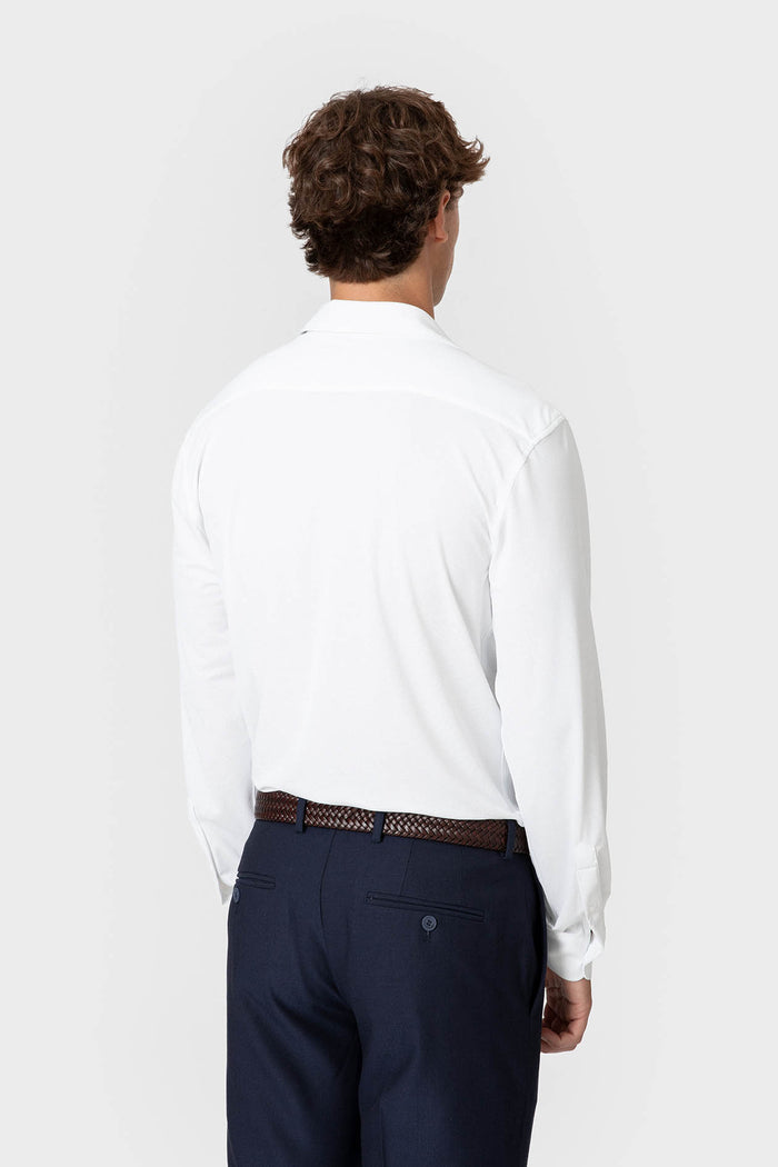 CAMISA ELÁSTICA BLANCA CON VARILLA