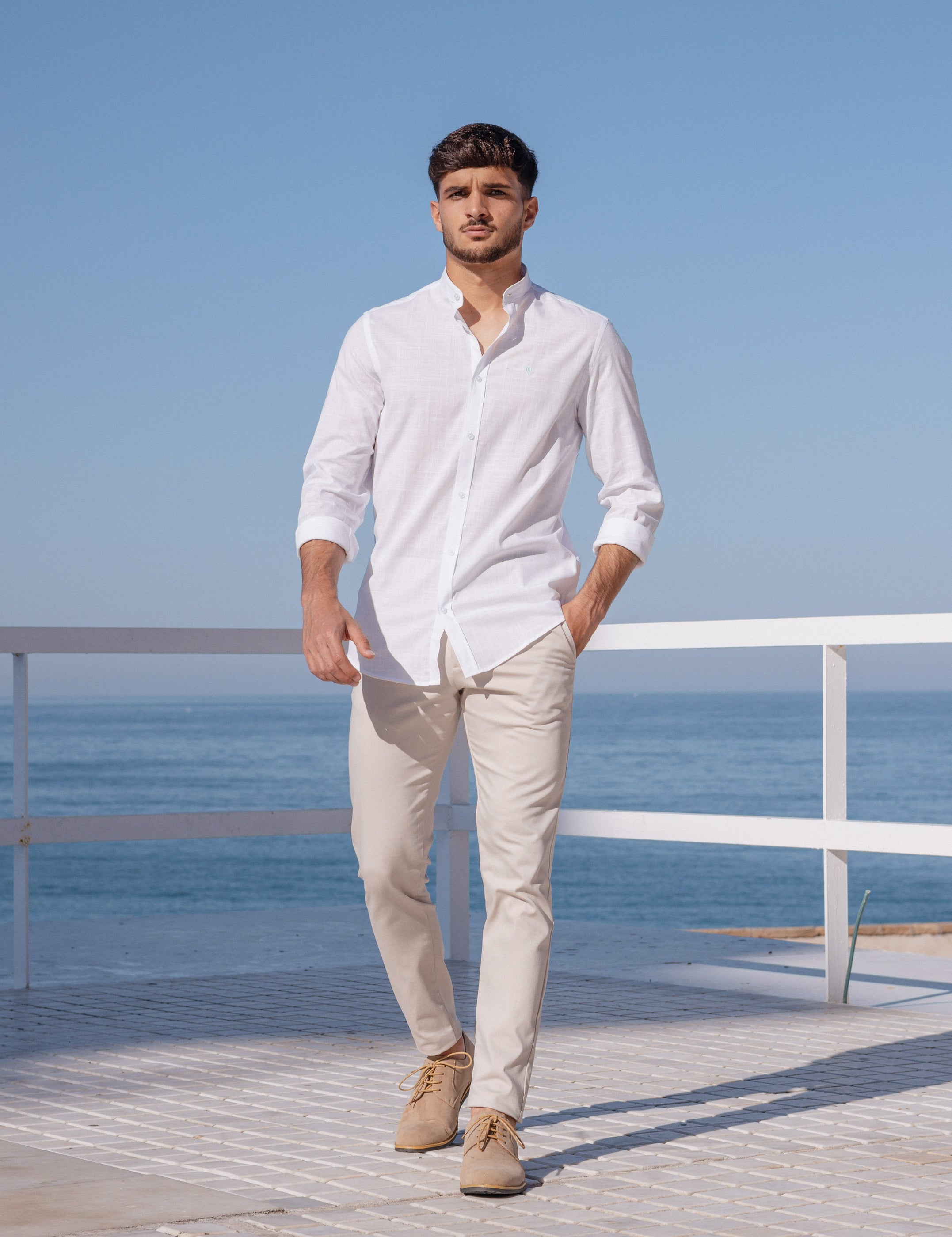 CAMISA OXFORD CUELLO MAO BLANCA