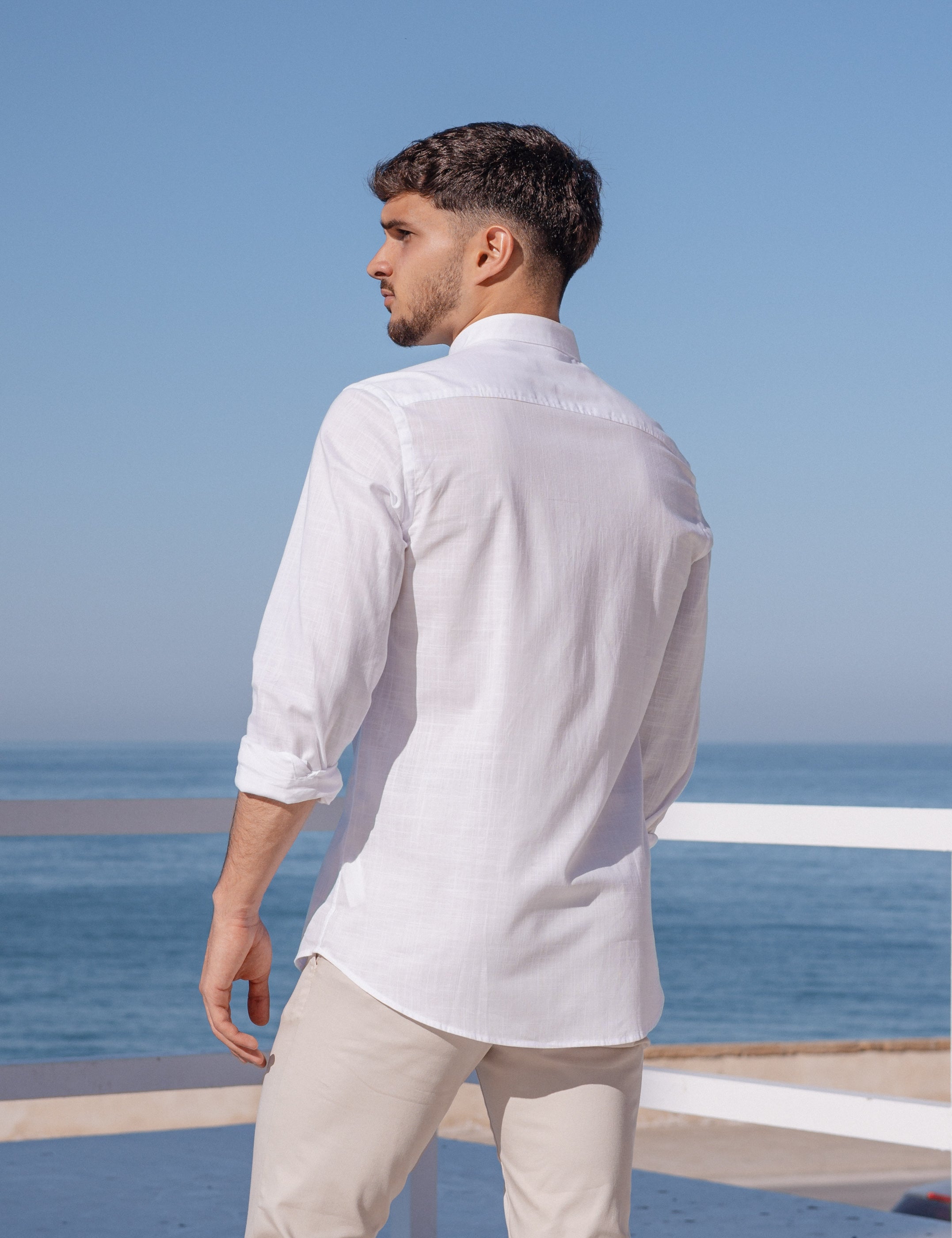 CAMISA OXFORD CUELLO MAO BLANCA