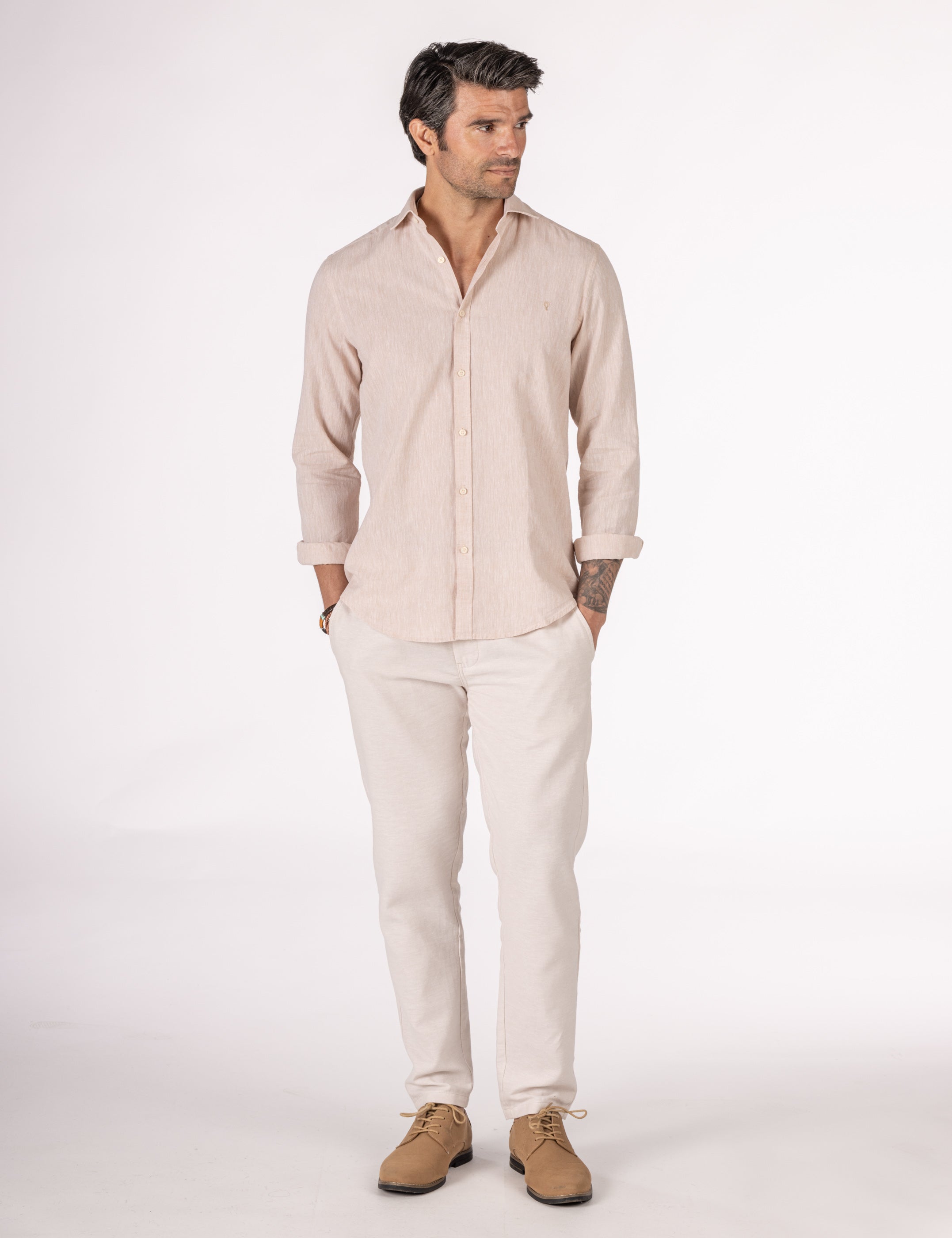 CAMISA LISA CON LINO BEIGE