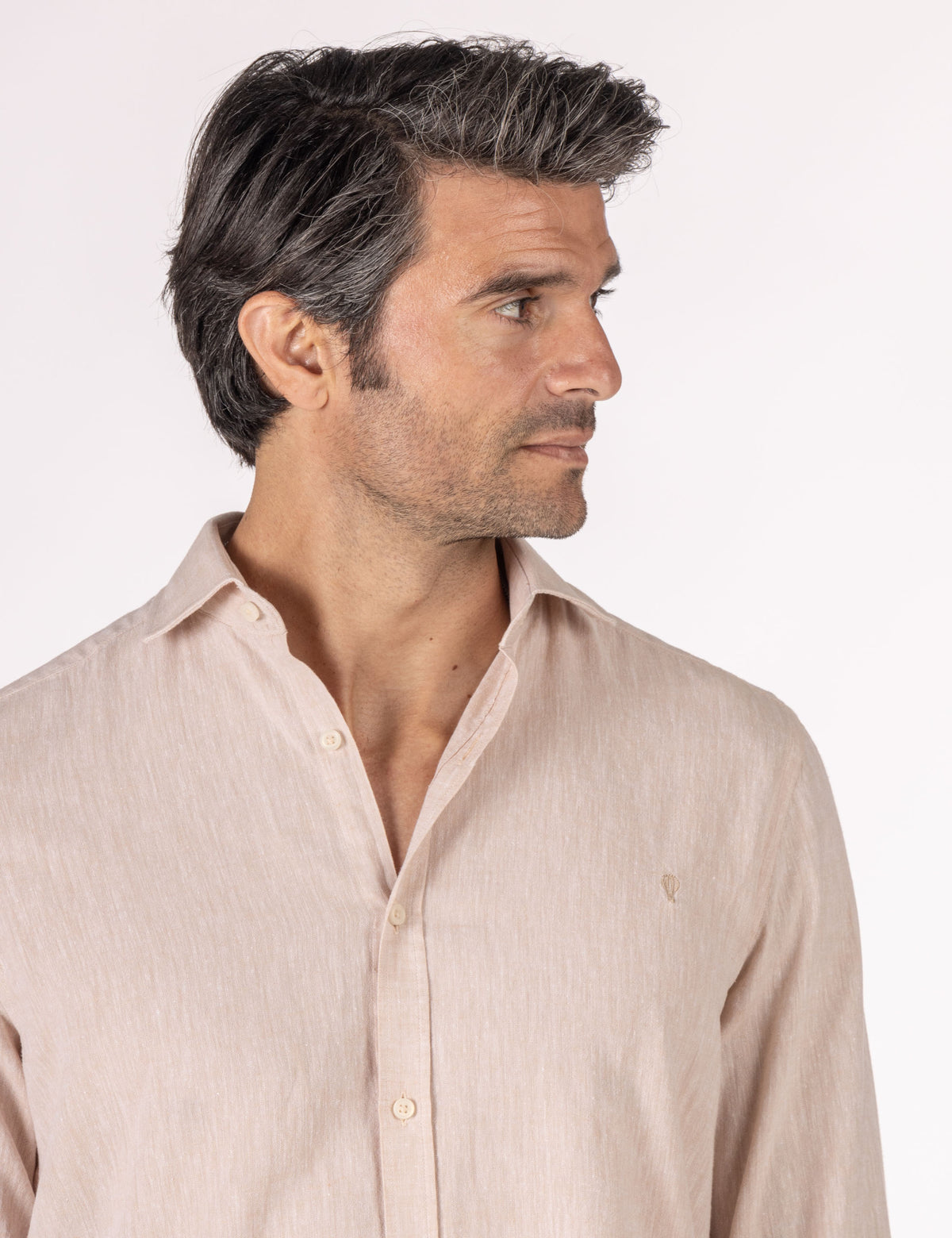 CAMISA LISA COM LINHO BEGE