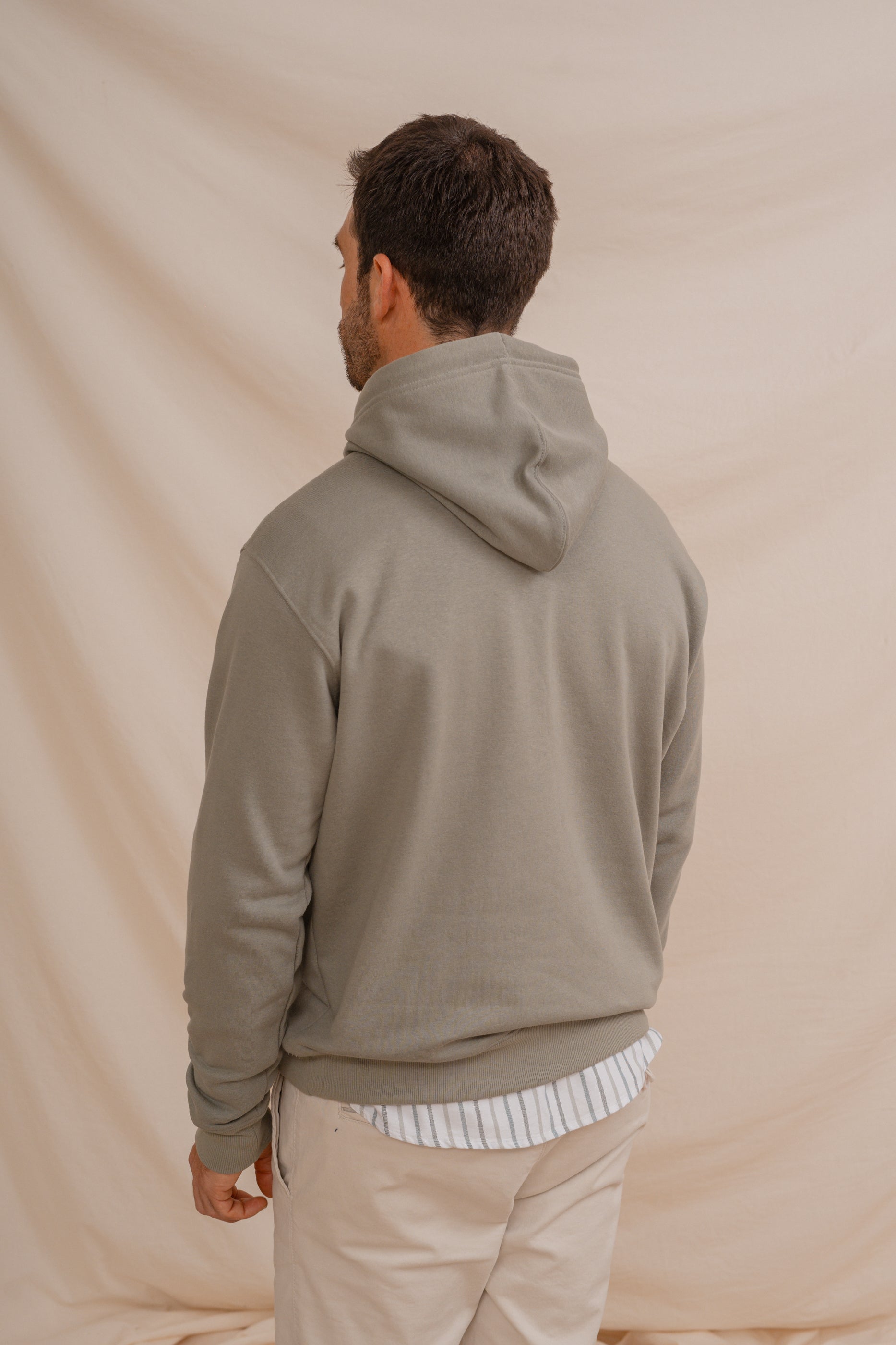 SUDADERA CANGURO CON CAPUCHA VERDE MANZANA