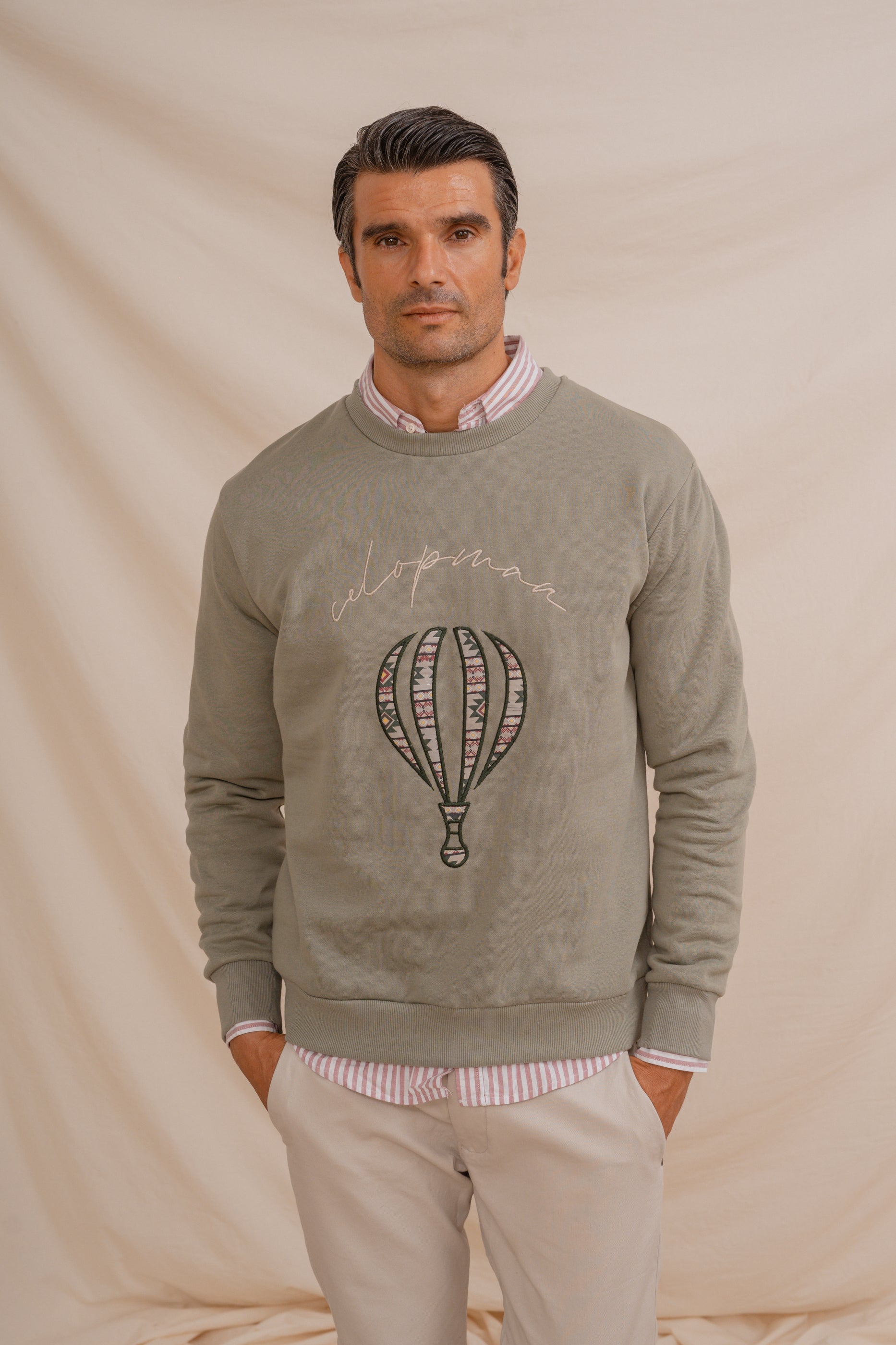 SUDADERA BORDADO VERDE MANZANA