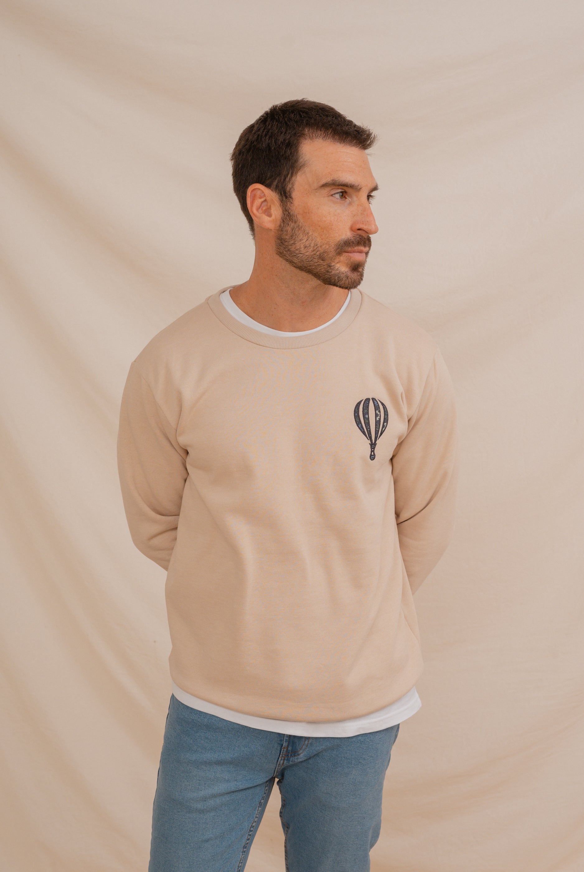 SUDADERA BORDADO BEIGE