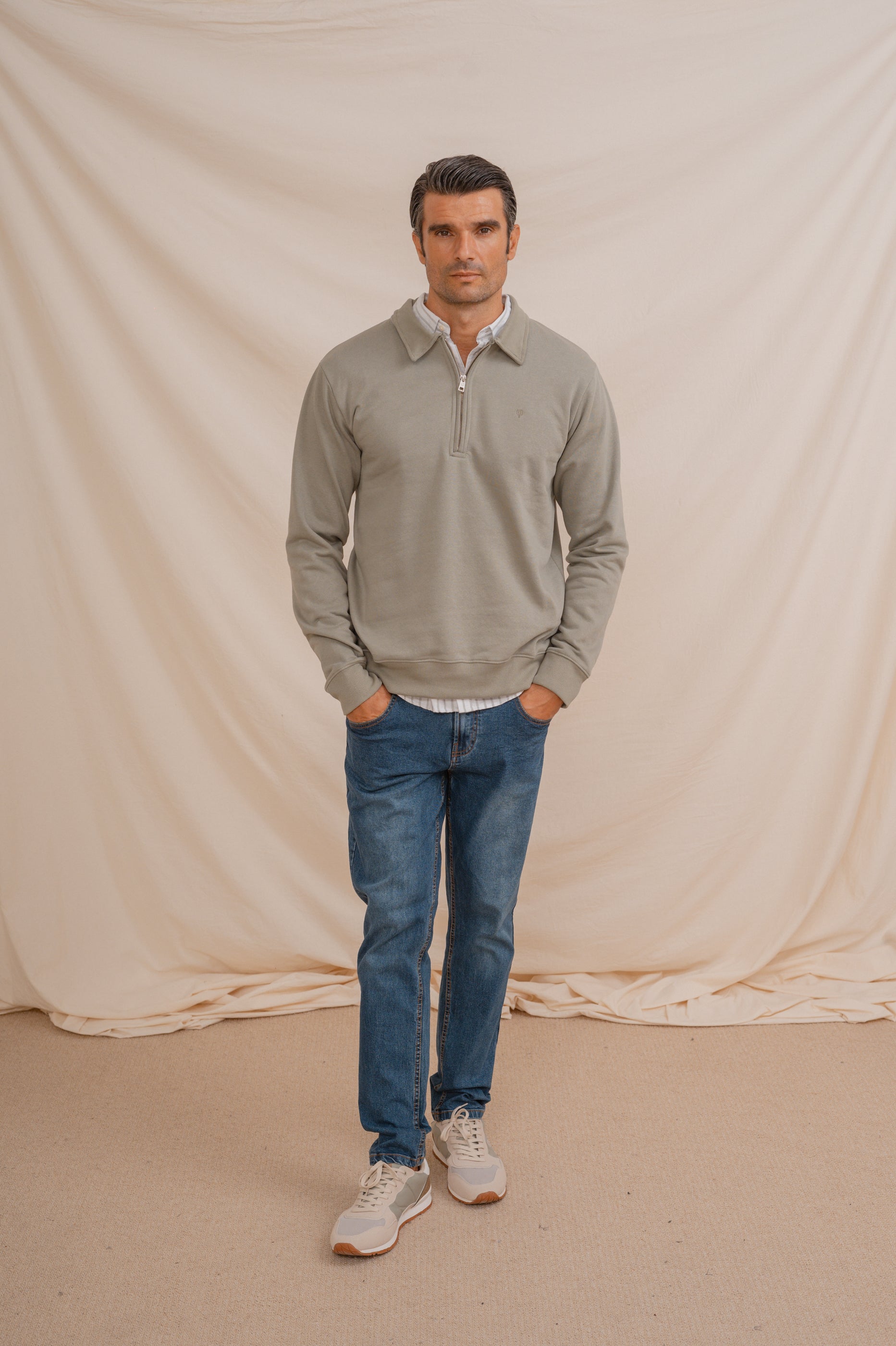 SUDADERA BÁSICA CON CREMALLERA VERDE MANZANA