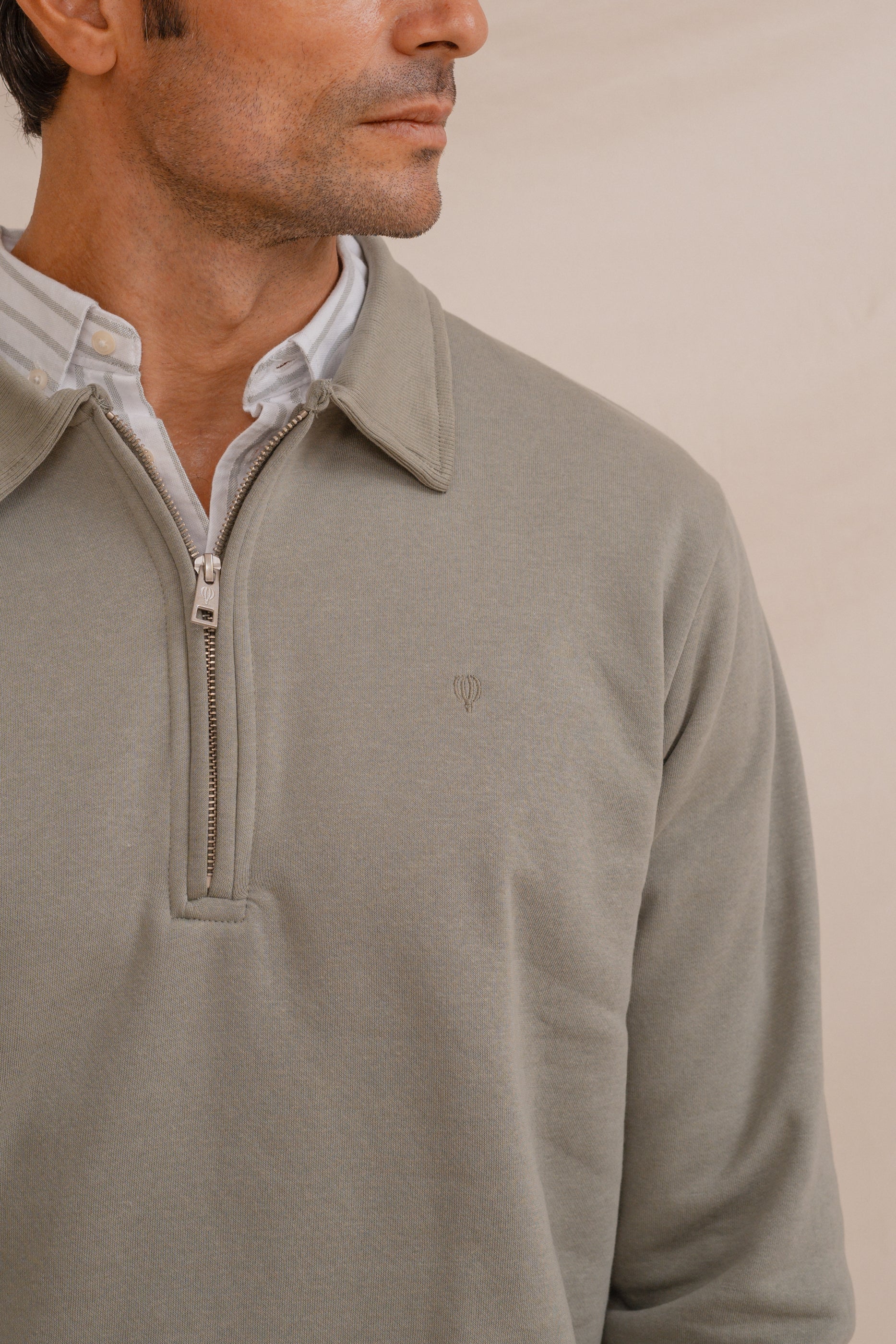 SUDADERA BÁSICA CON CREMALLERA VERDE MANZANA