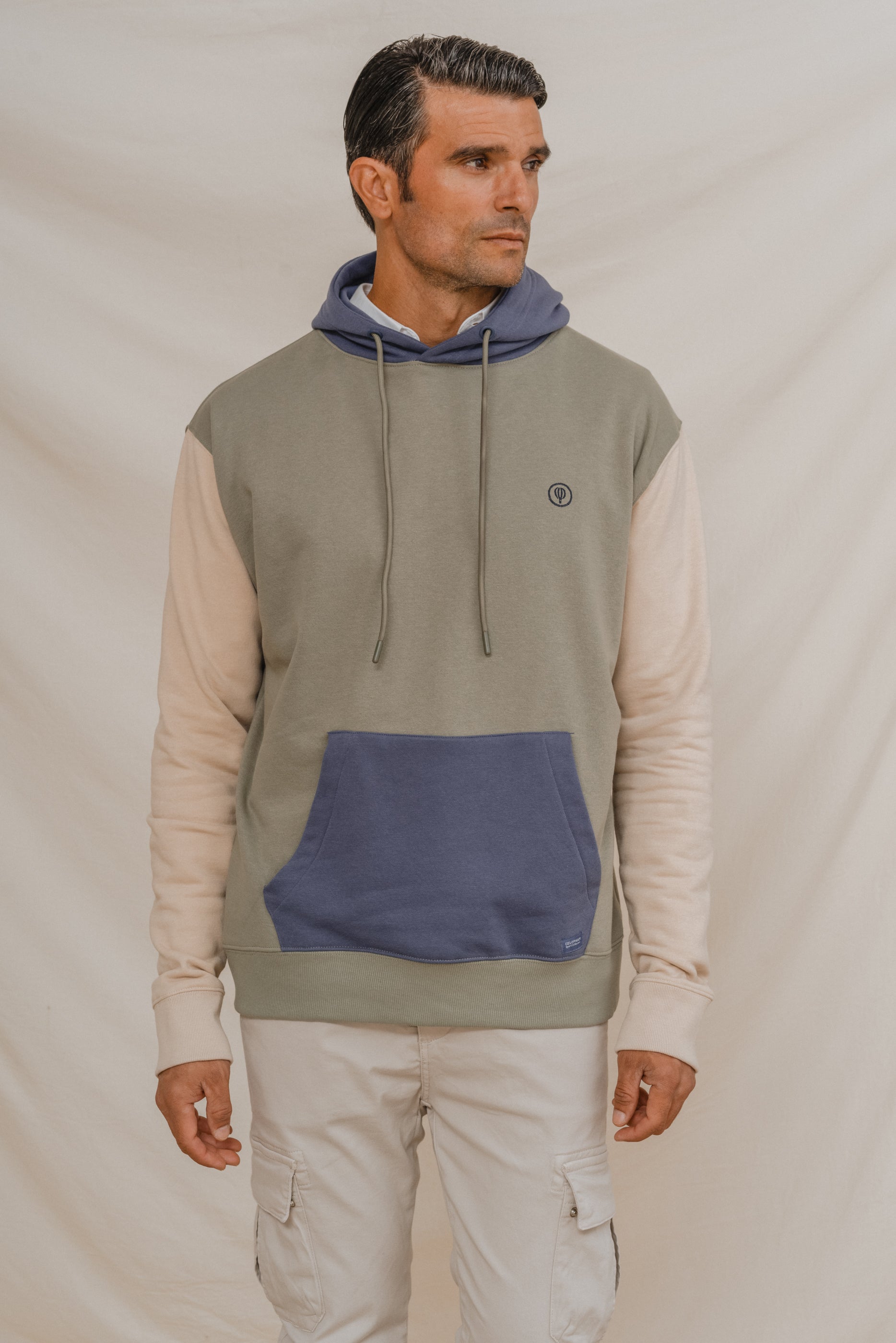 SUDADERA CANGURO ASIMÉTRICA