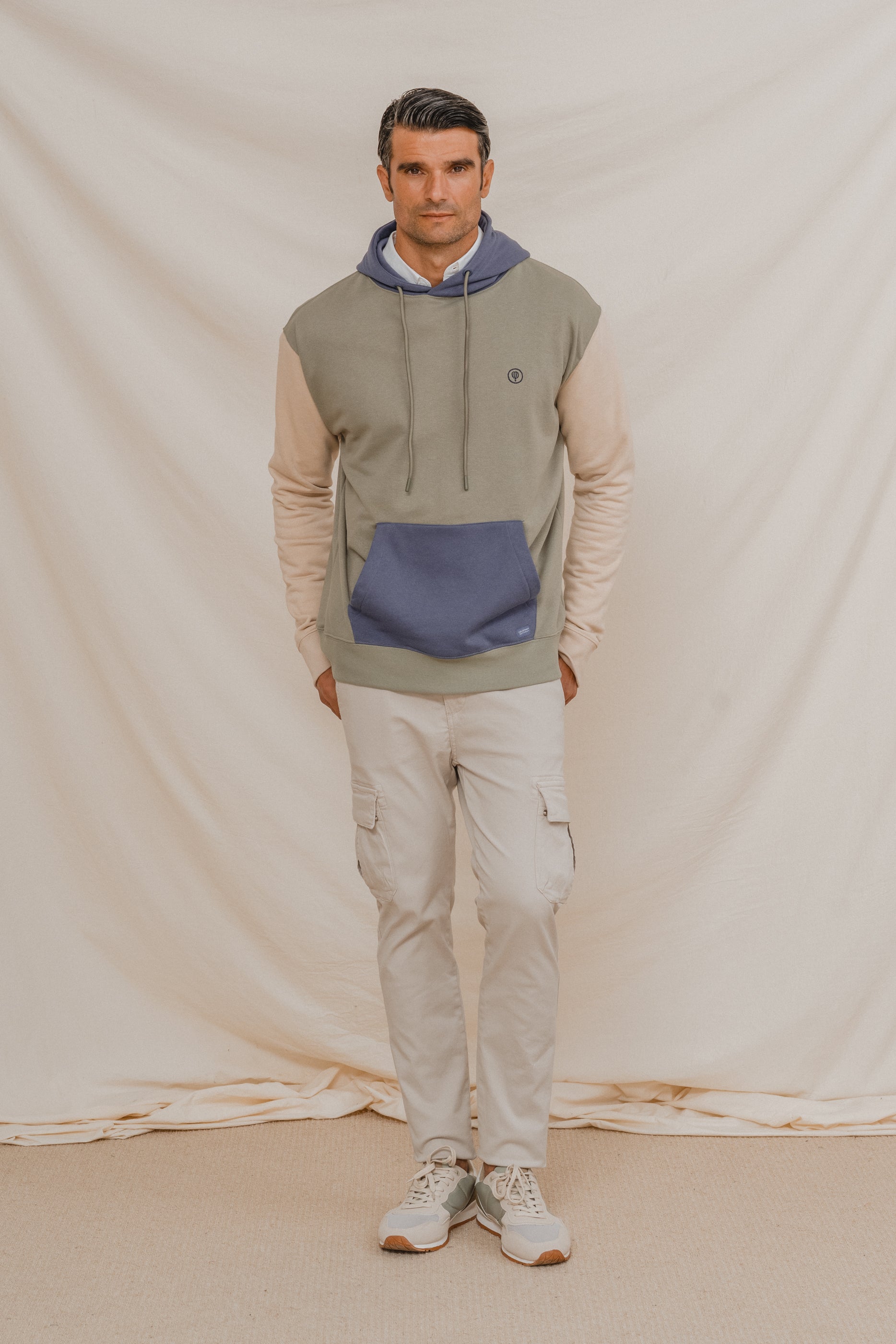 SUDADERA CANGURO ASIMÉTRICA
