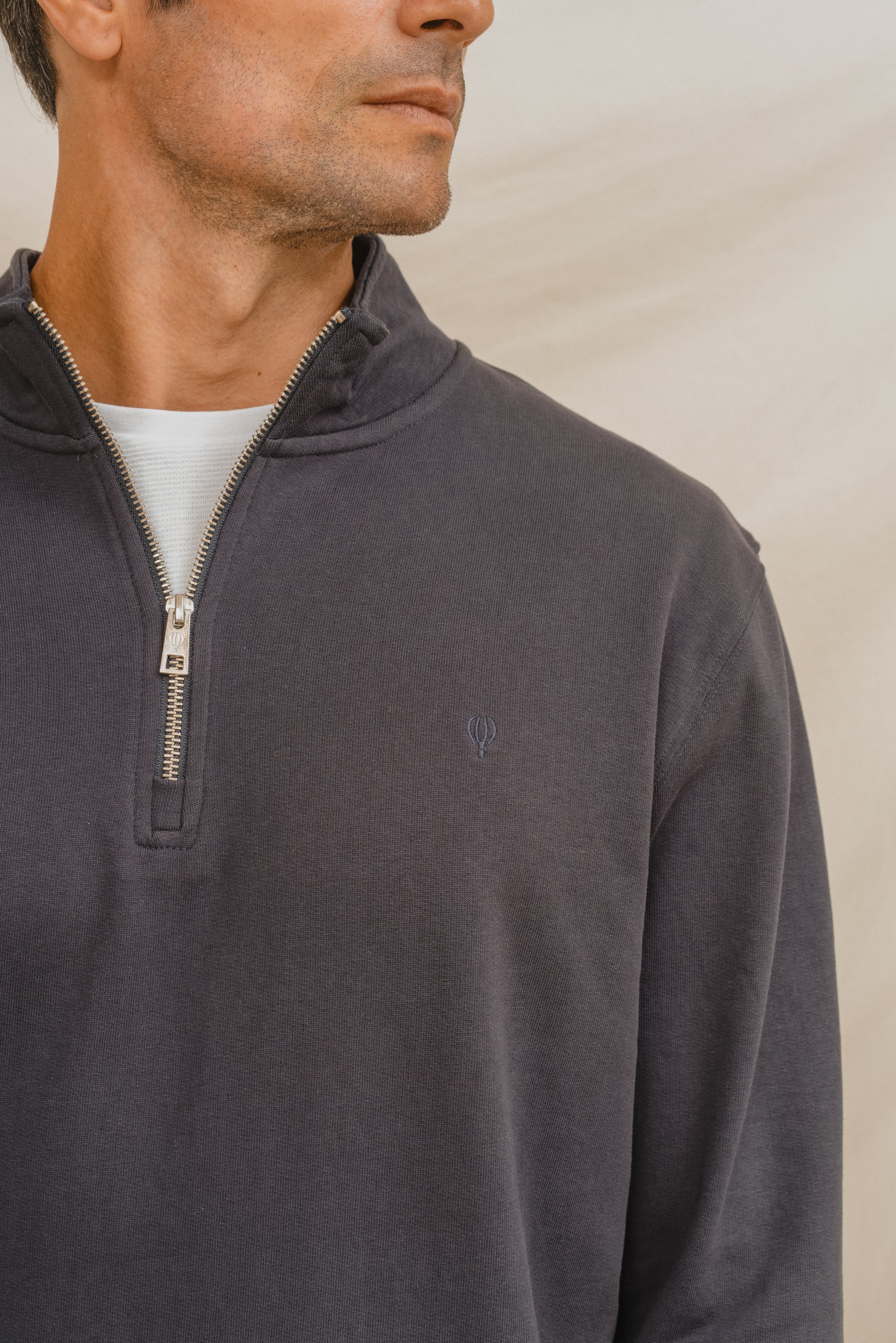 SUDADERA BÁSICA CON CREMALLERA AZUL