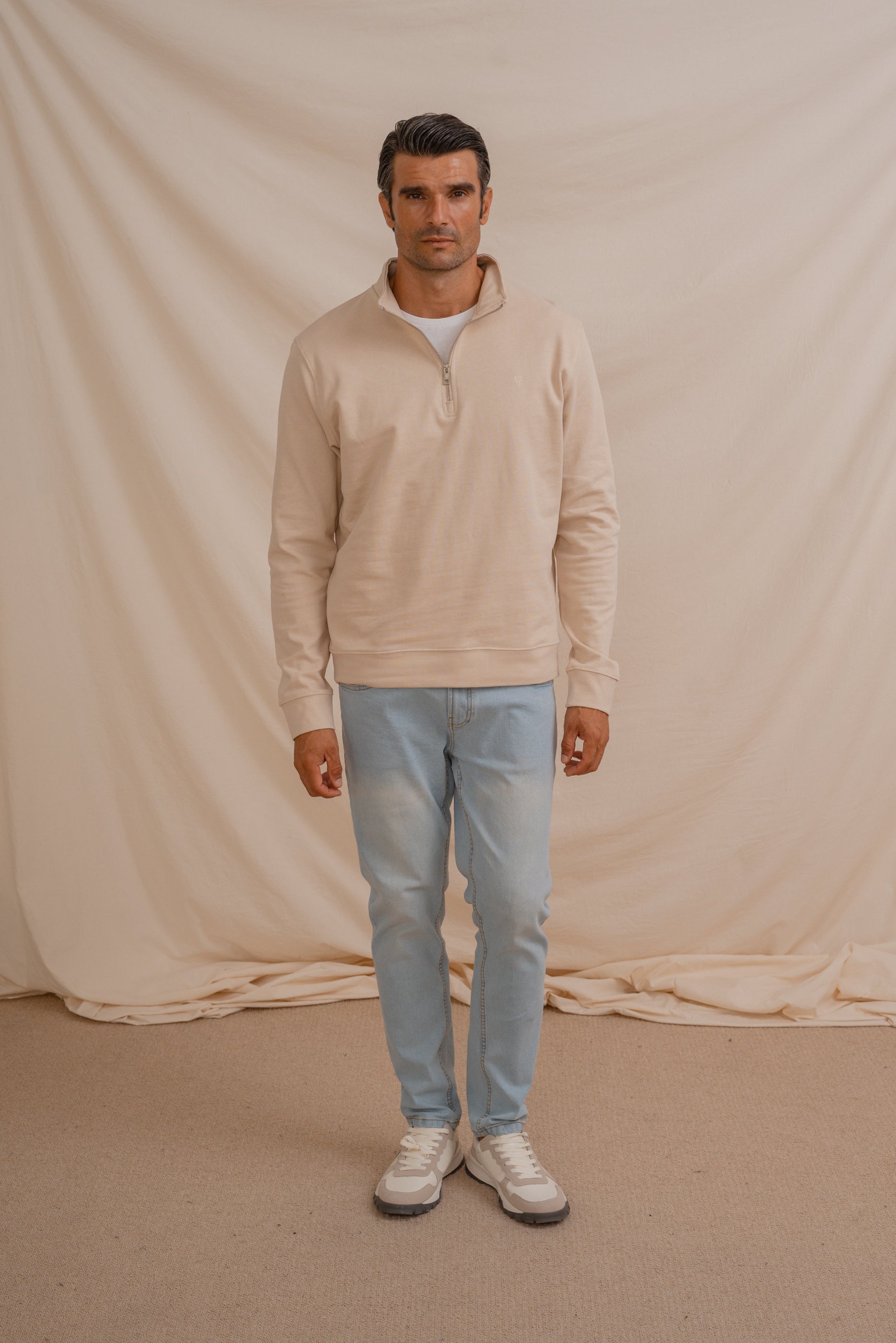 SUDADERA BÁSICA CON CREMALLERA BEIGE