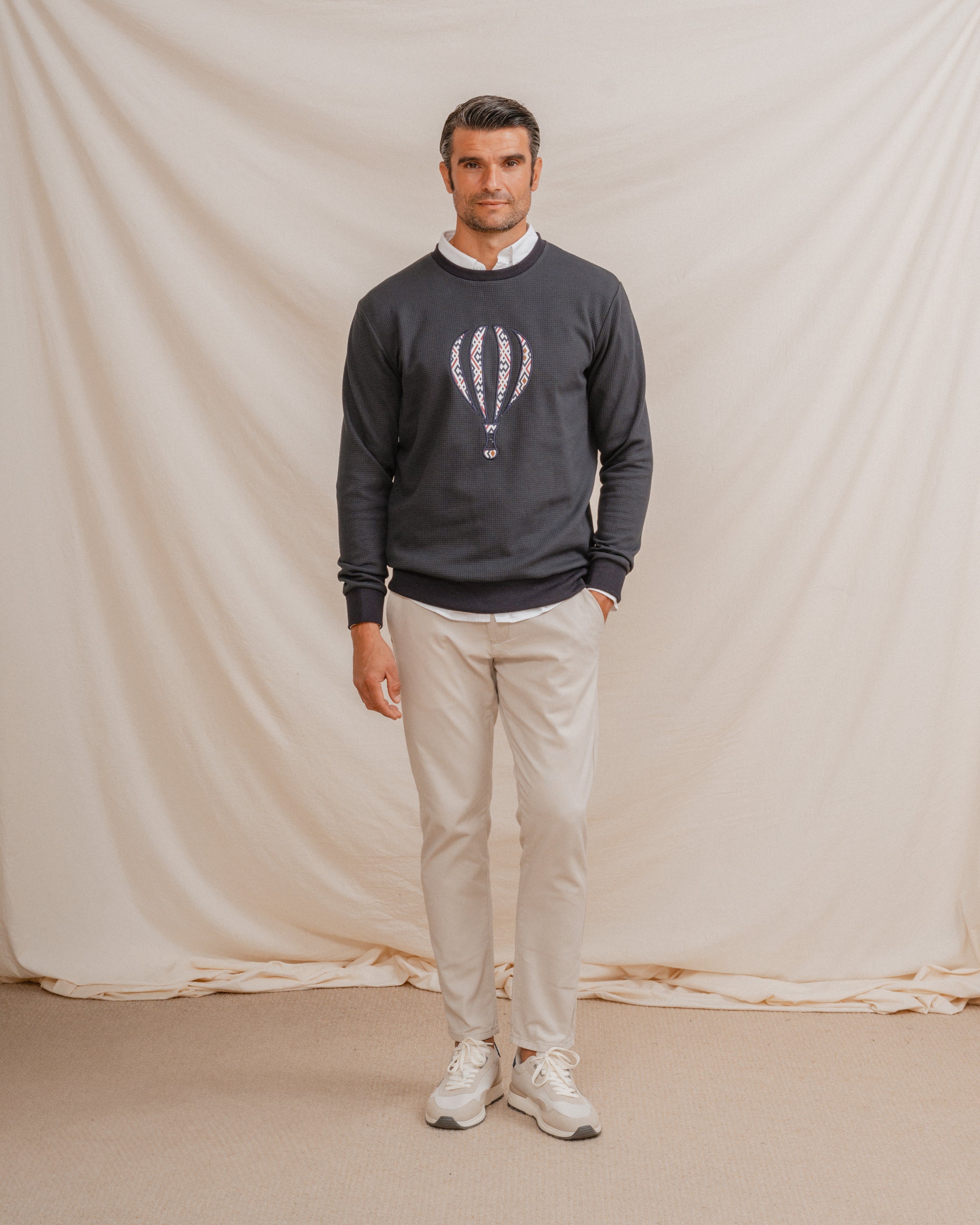 SUDADERA ESTRUCTURA BORDADO