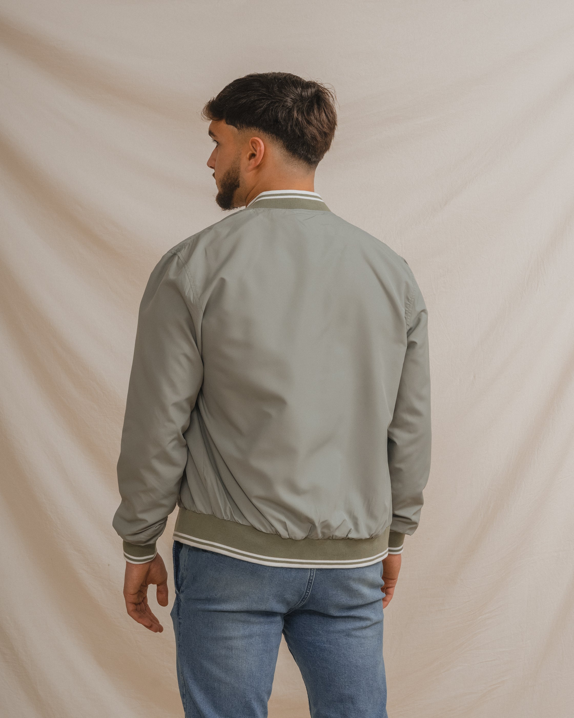 CAZADORA BOMBER LIGERA VERDE