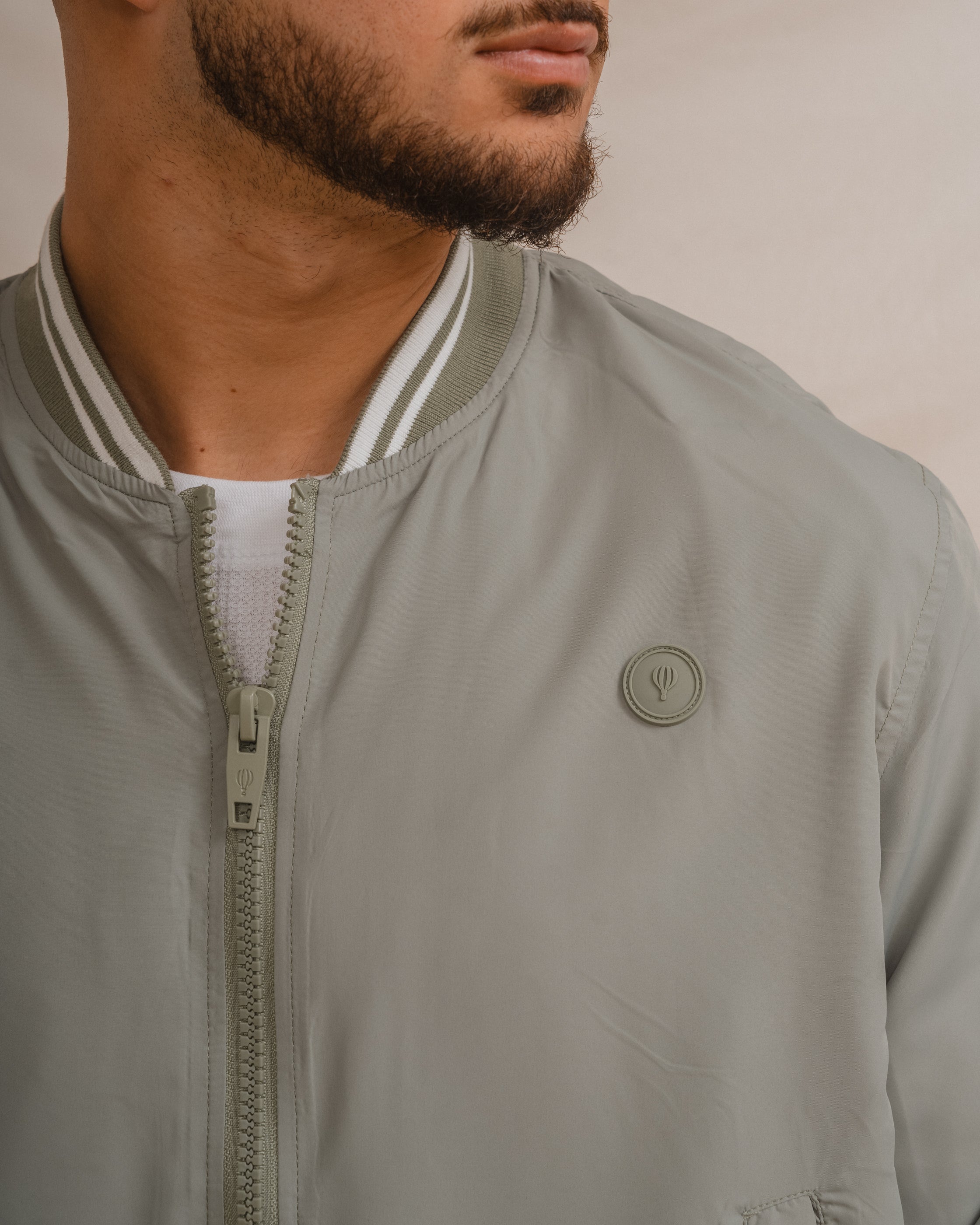 CAZADORA BOMBER LIGERA VERDE