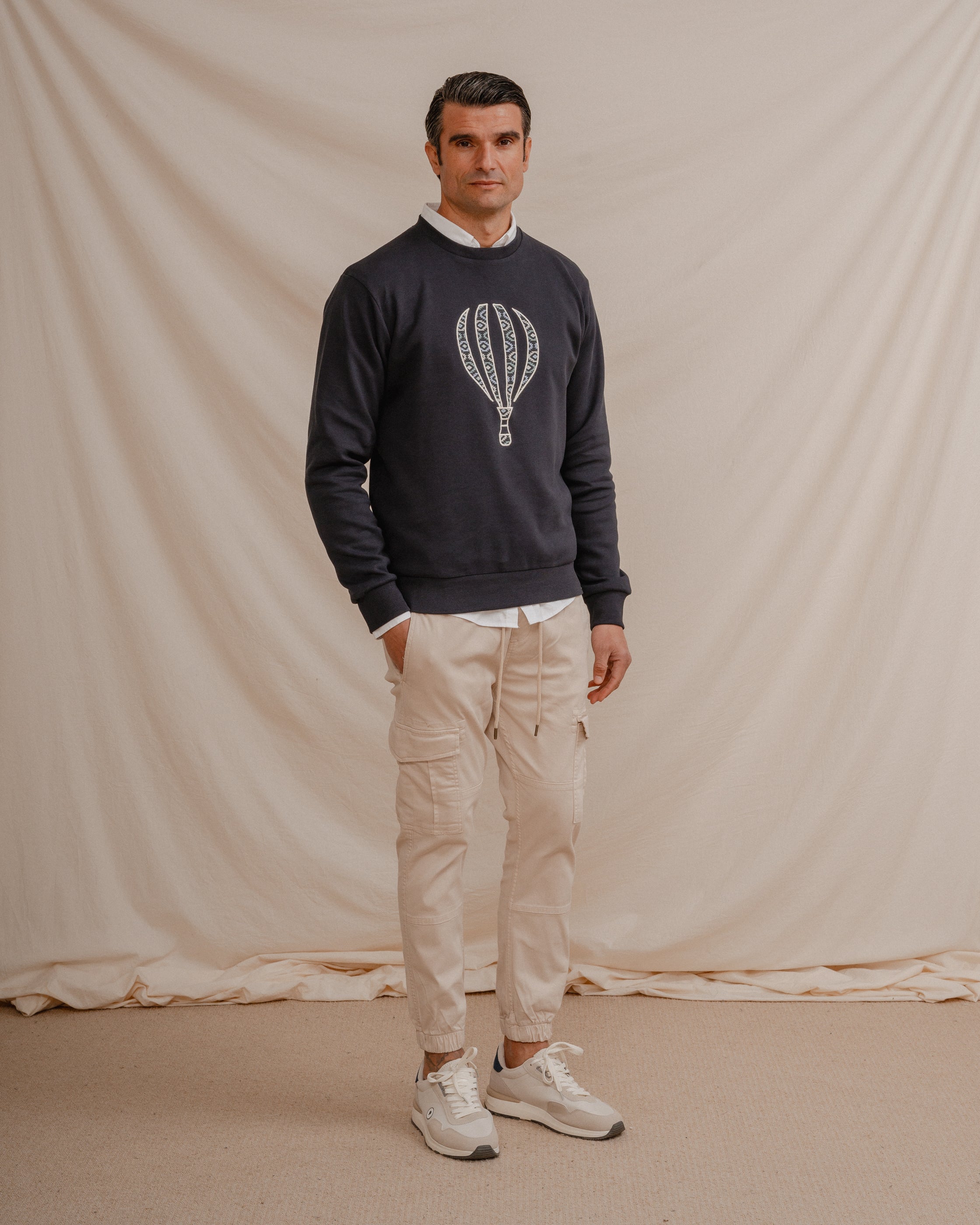 SUDADERA ESTRUCTURA BORDADO