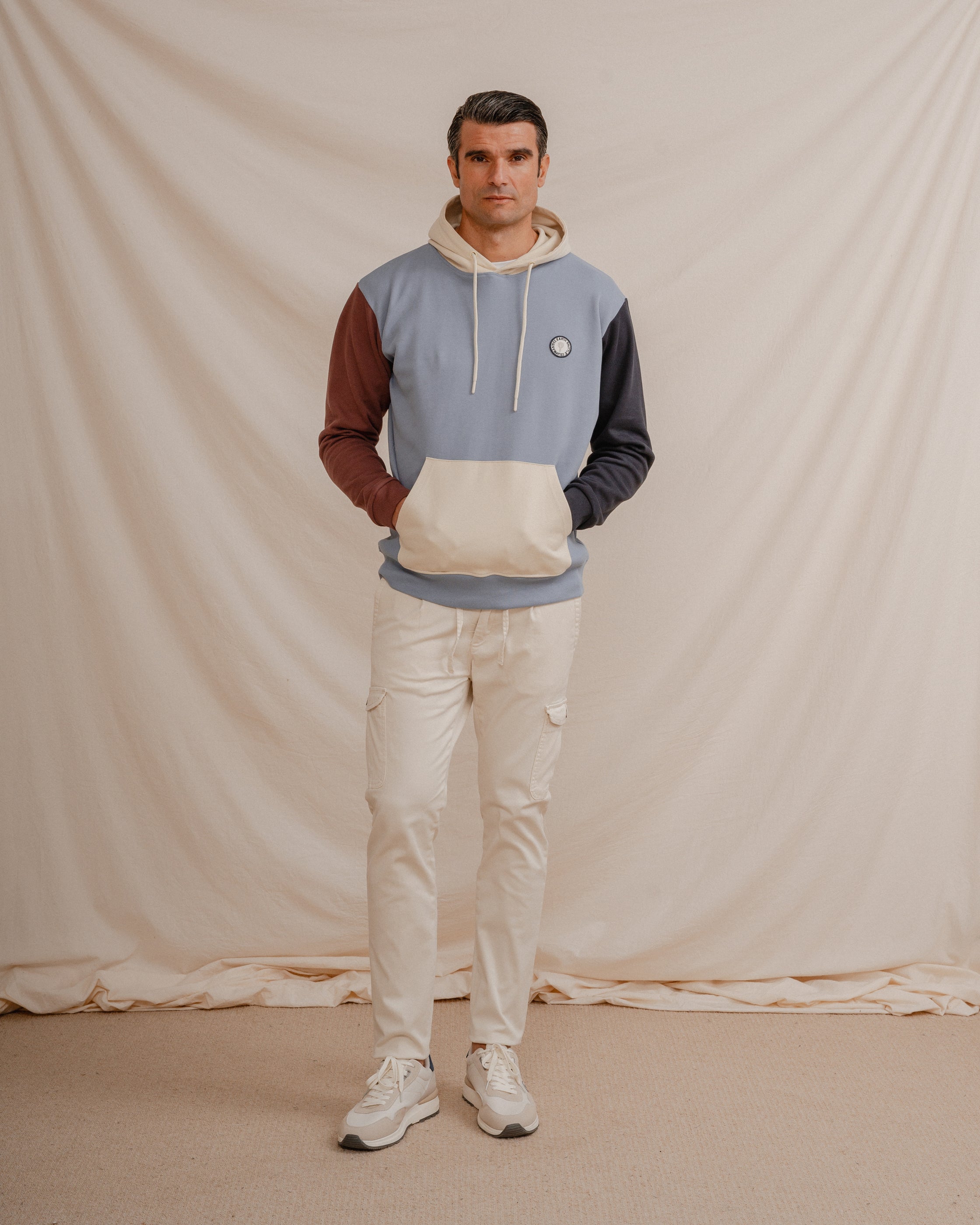 SUDADERA CANGURO ASIMÉTRICA