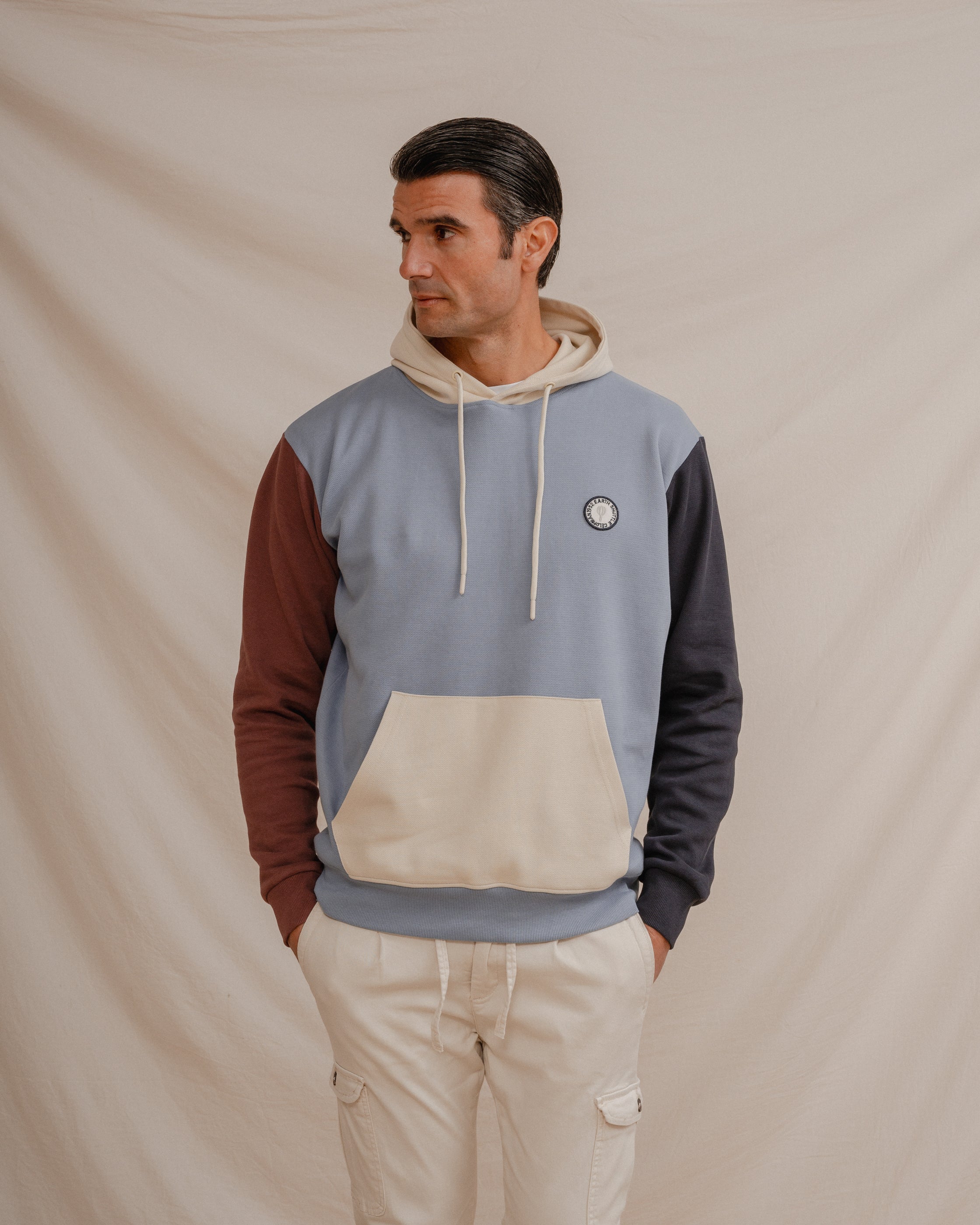 SUDADERA CANGURO ASIMÉTRICA