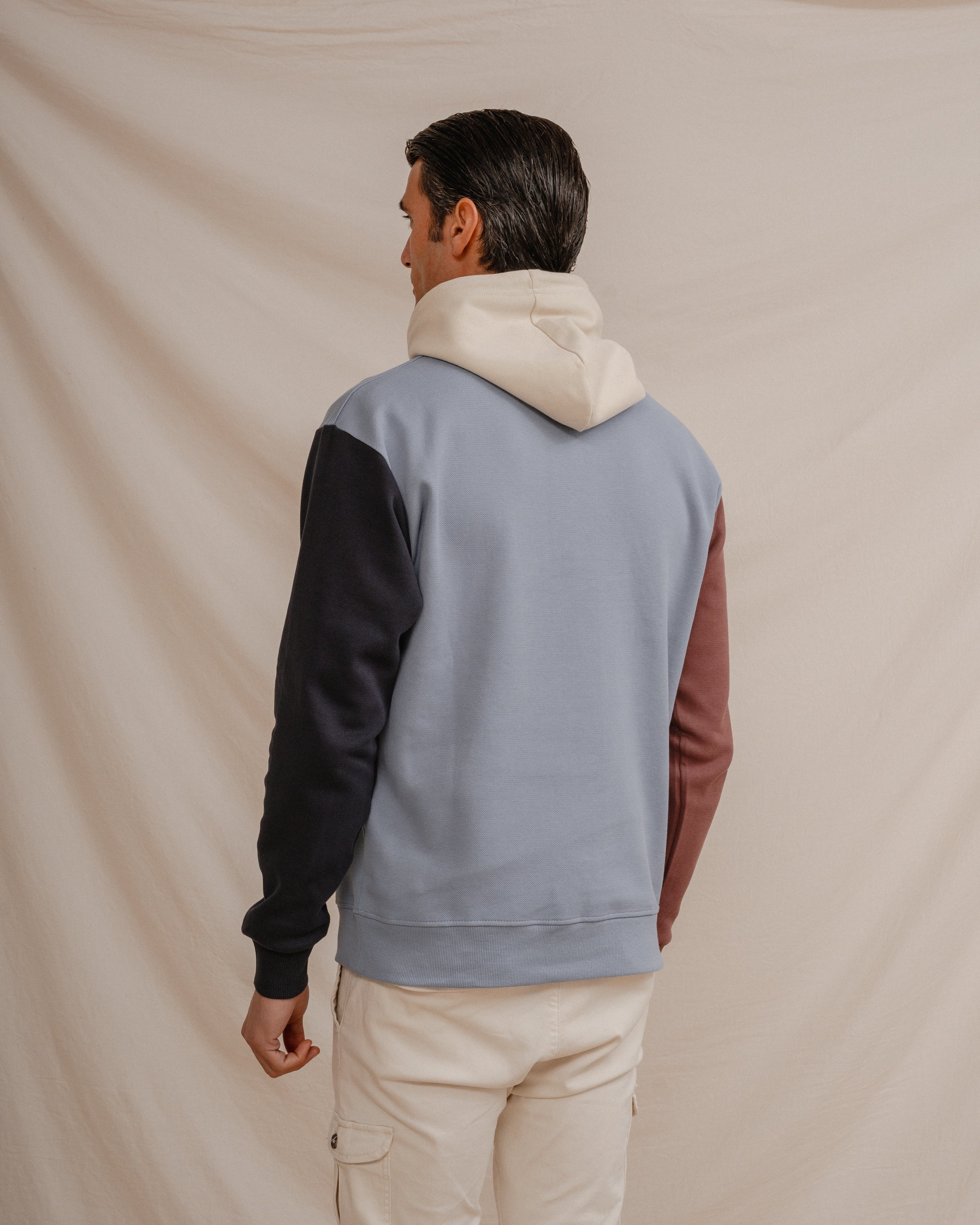 SUDADERA CANGURO ASIMÉTRICA