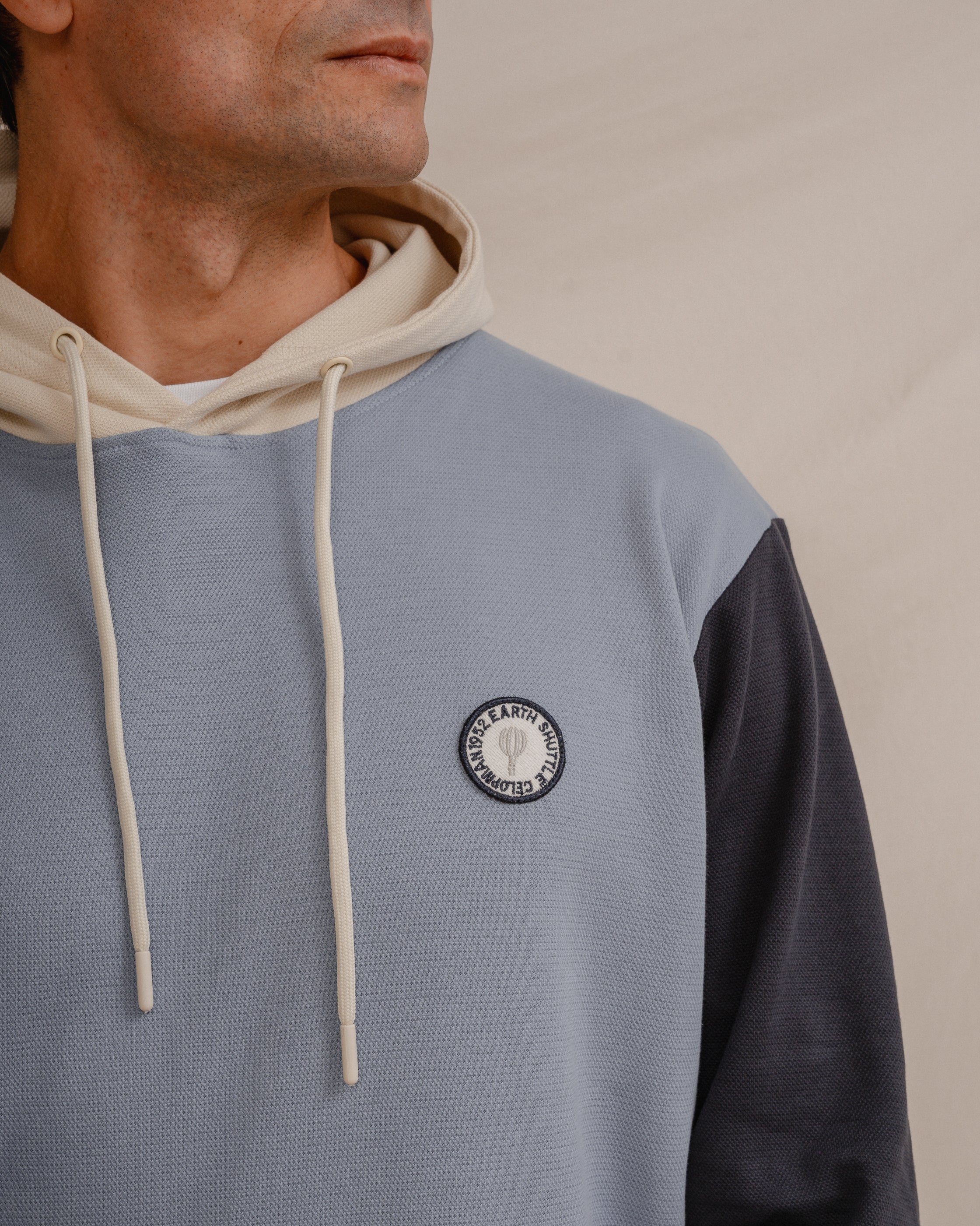 SUDADERA CANGURO ASIMÉTRICA