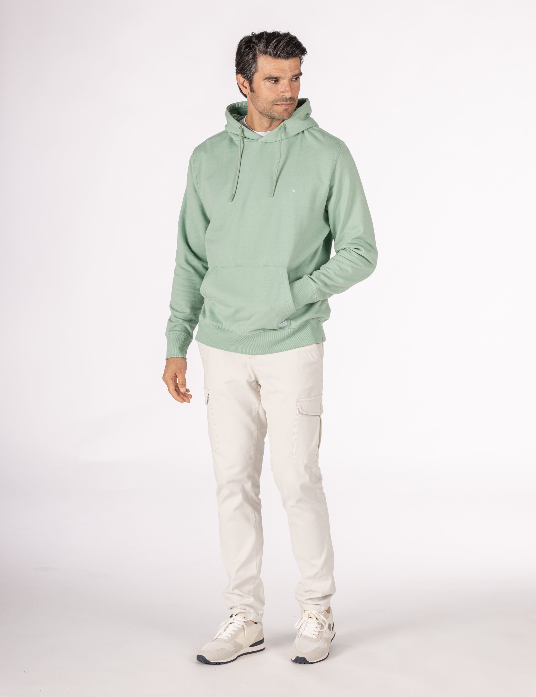SUDADERA CANGURO CON CAPUCHA VERDE