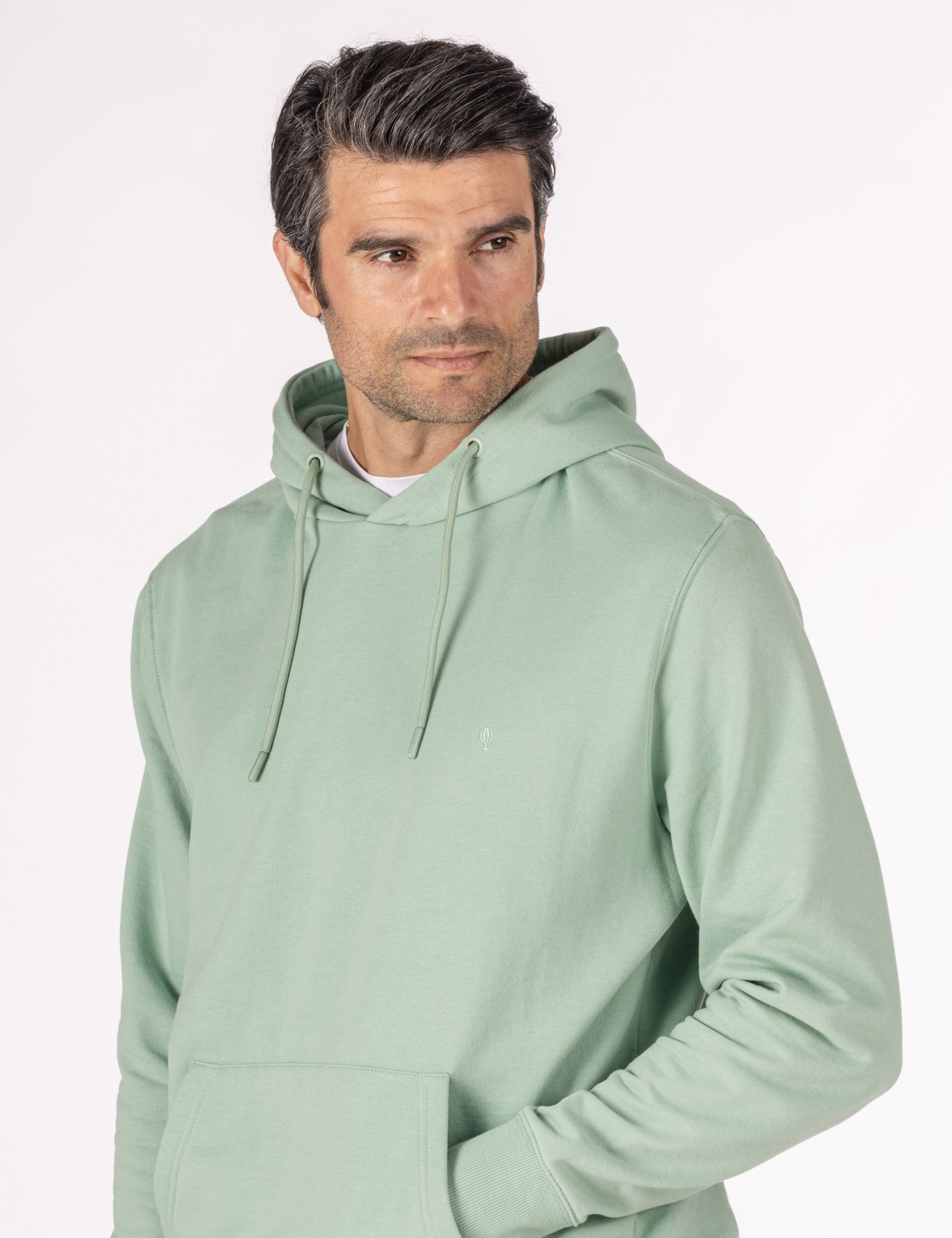 SUDADERA CANGURO CON CAPUCHA VERDE