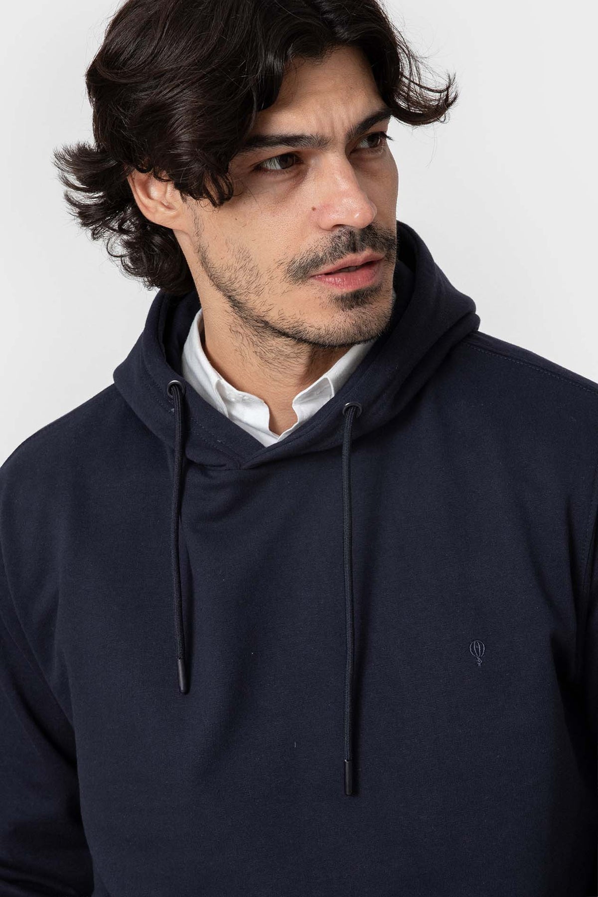 SUDADERA CANGURO CON CAPUCHA AZUL