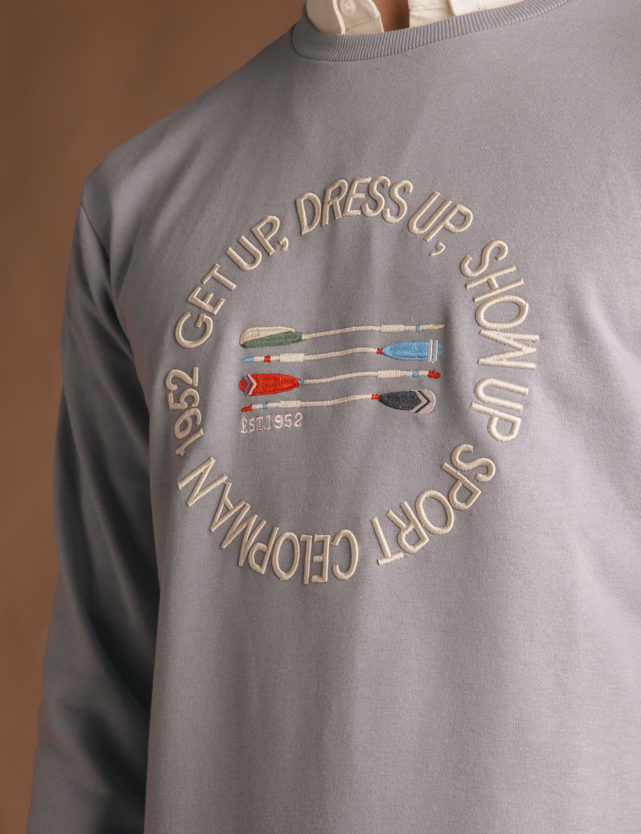 SUDADERA BORDADA CELESTE