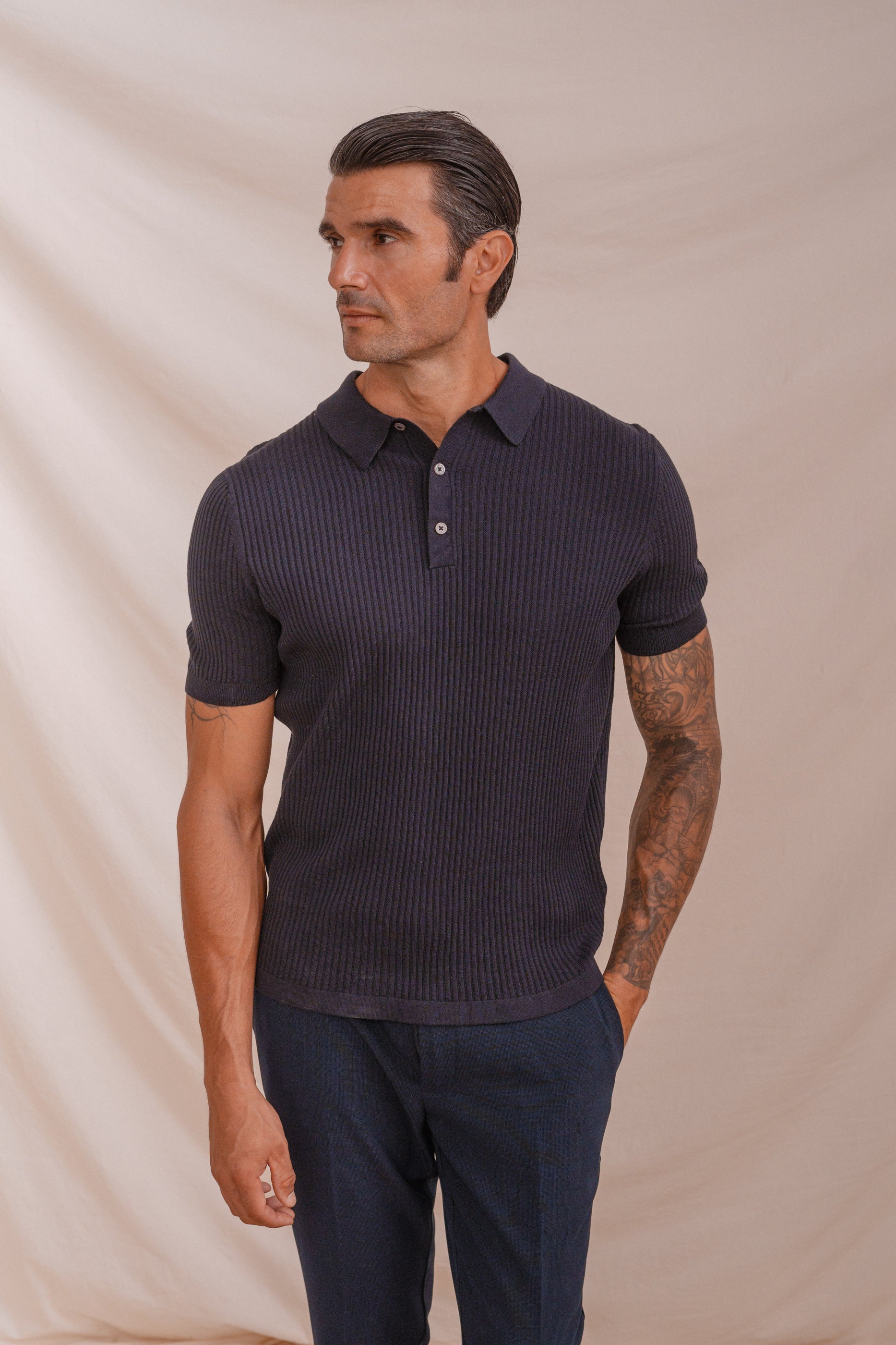 POLO TRICOT ESTRUCTURA RAYA MARINO