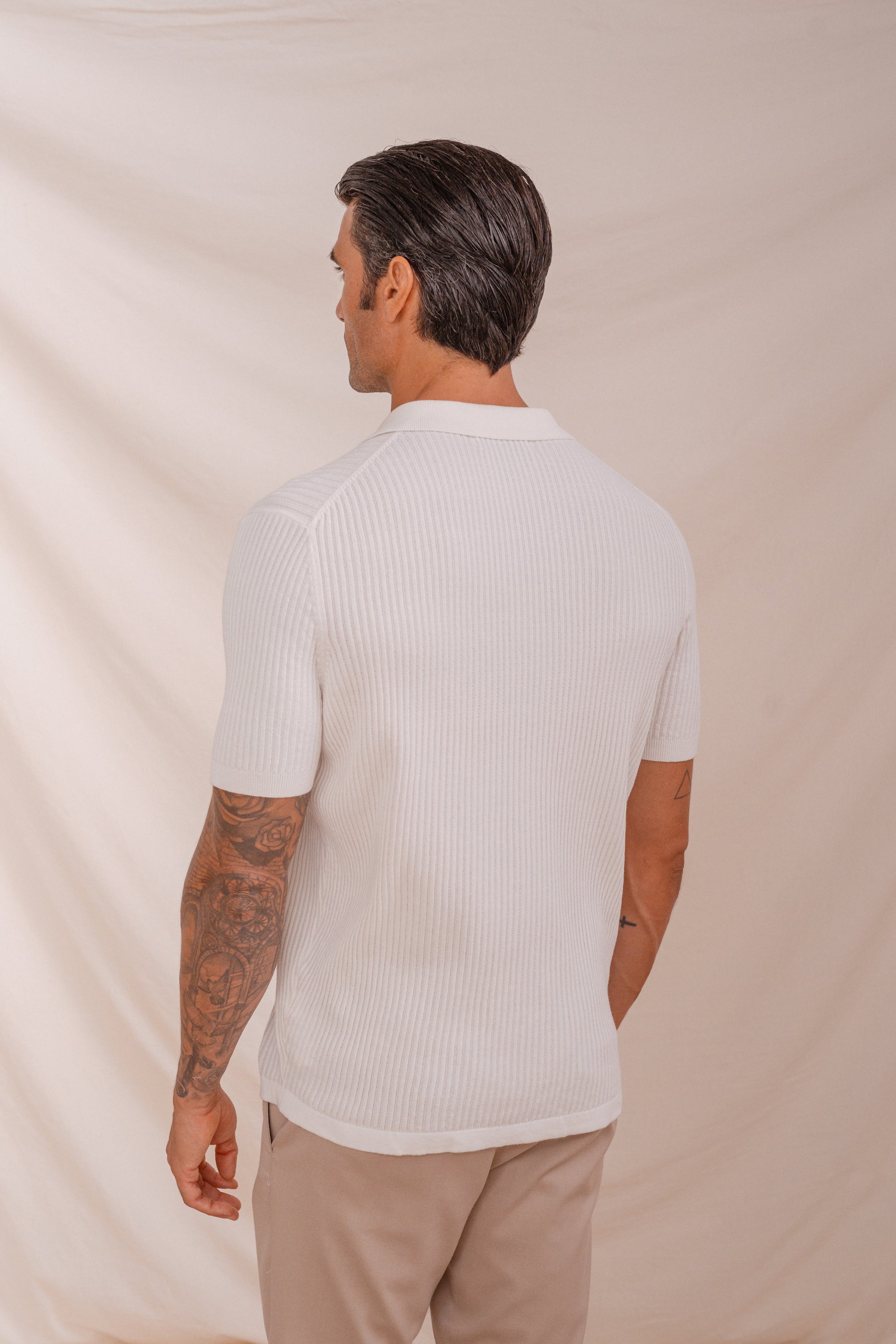 POLO TRICOT ESTRUCTURA RAYA BLANCO