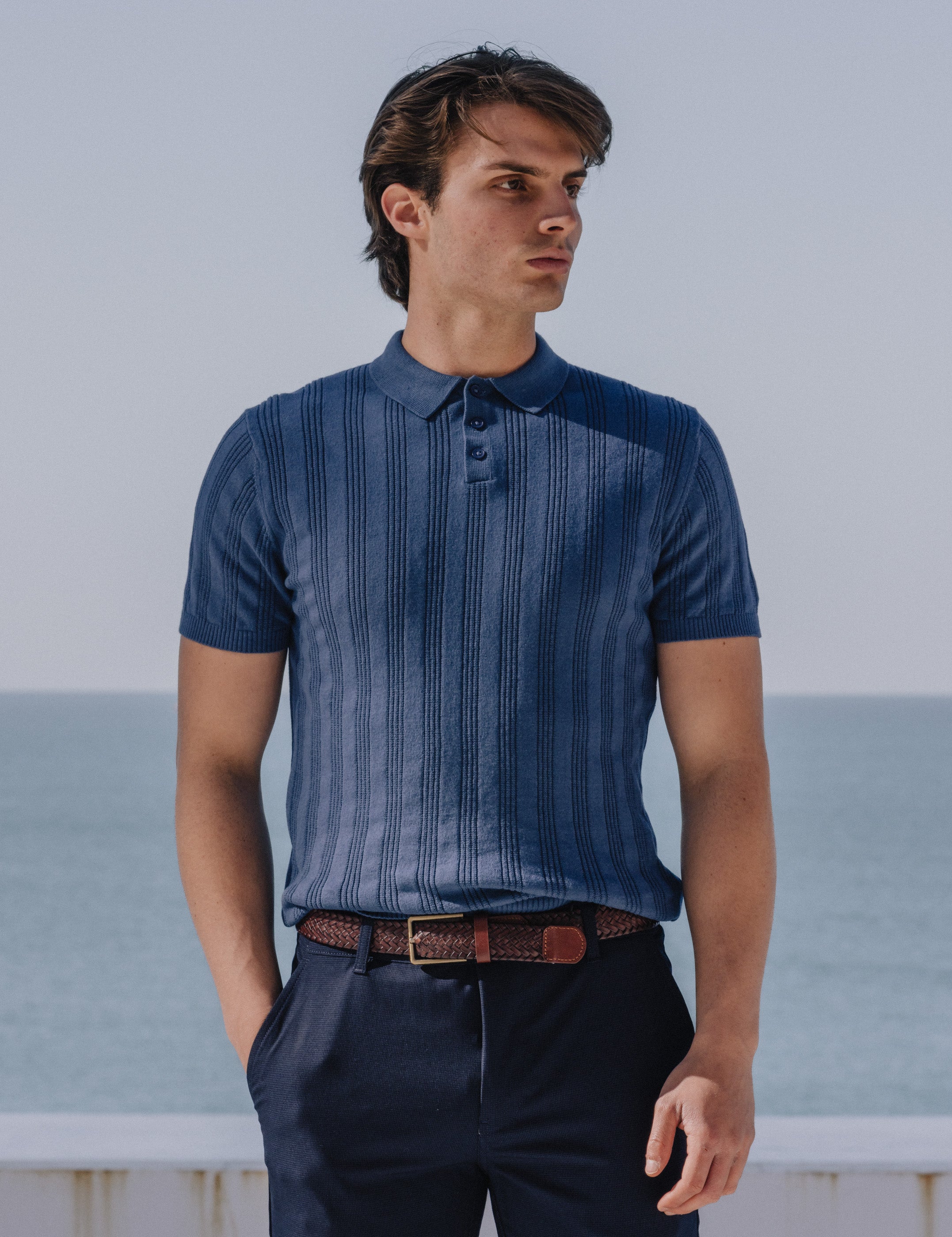 POLO TRICOT ESTRUCTURA AZUL