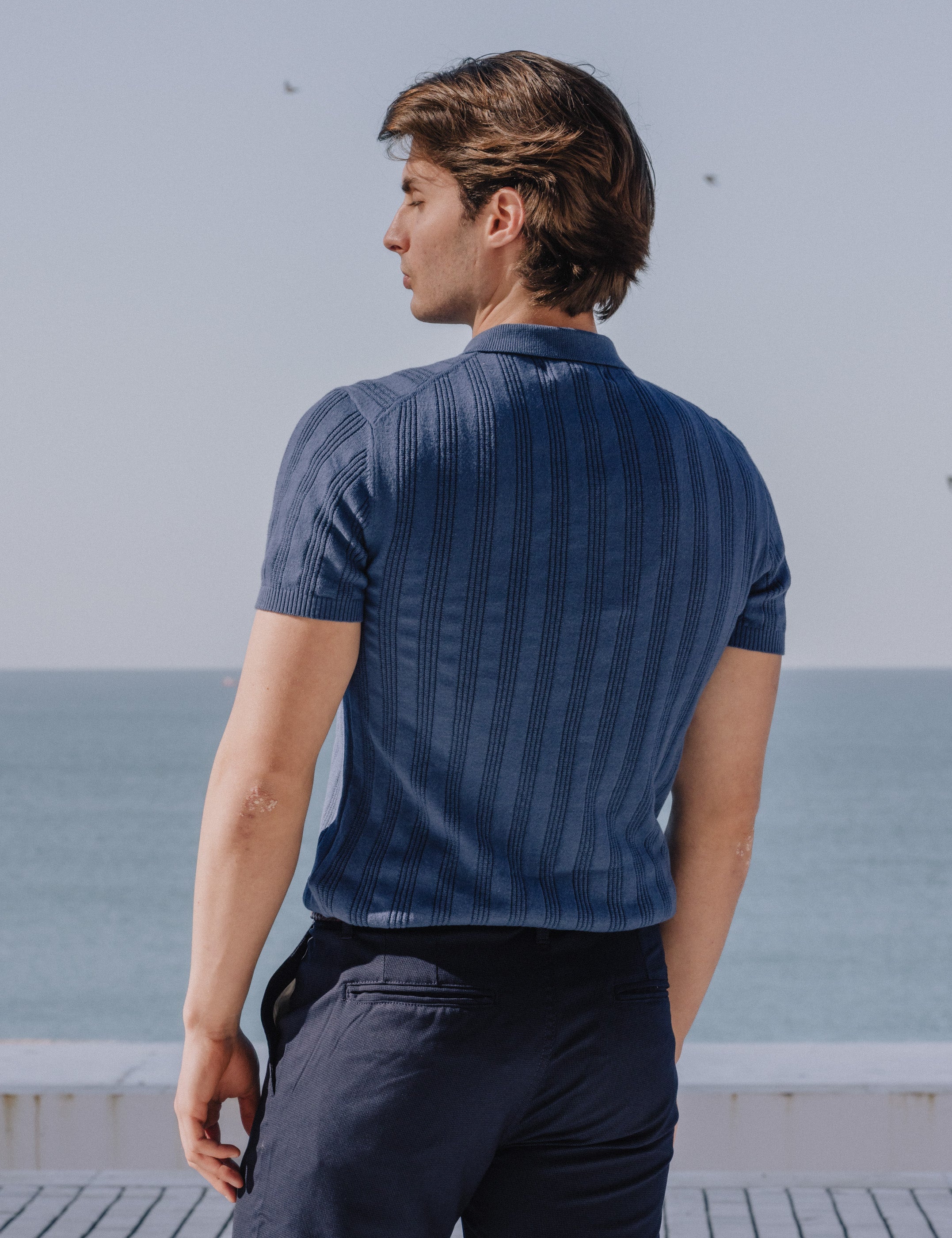 POLO TRICOT ESTRUCTURA AZUL