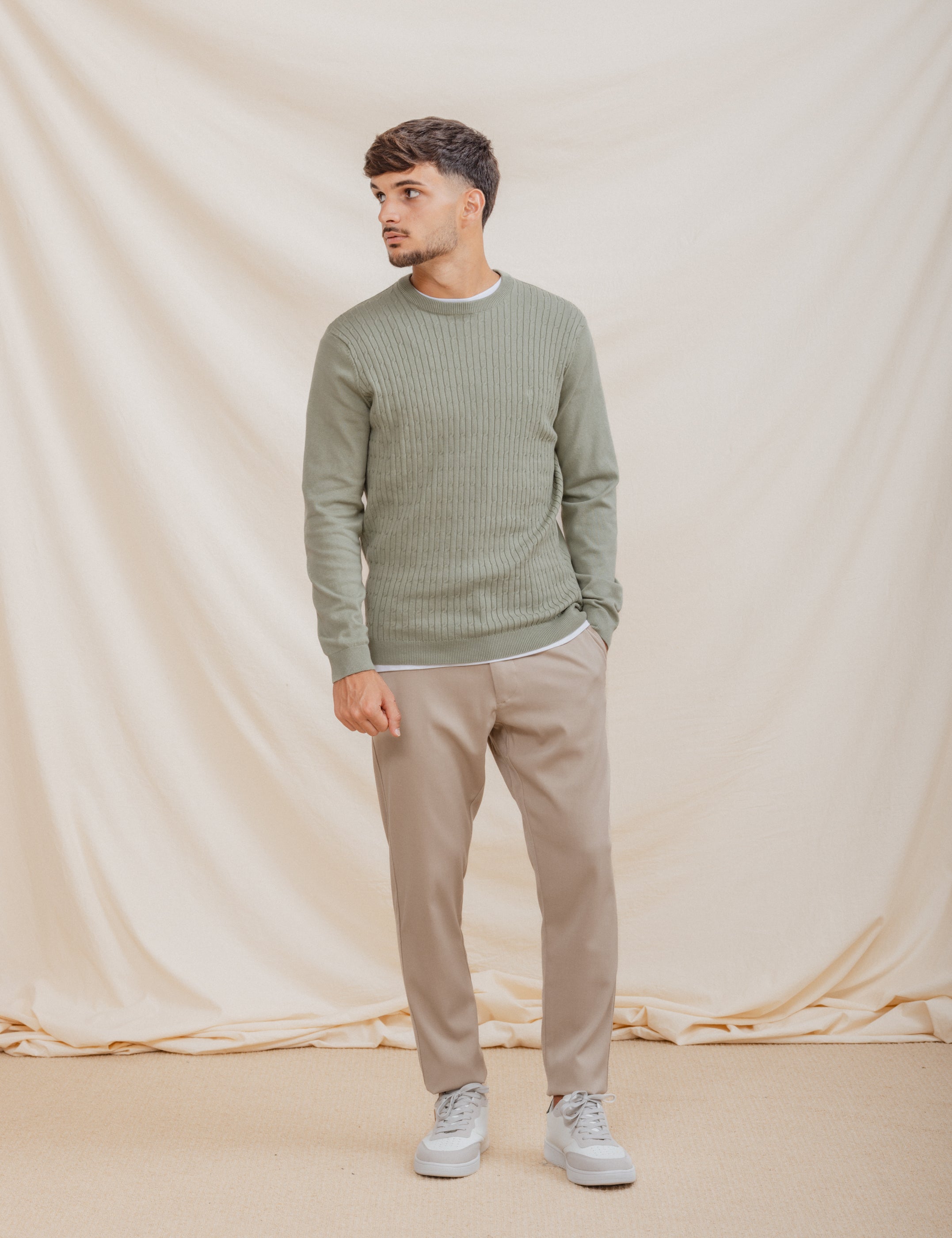 JERSEY NUDOS CUELLO CAJA